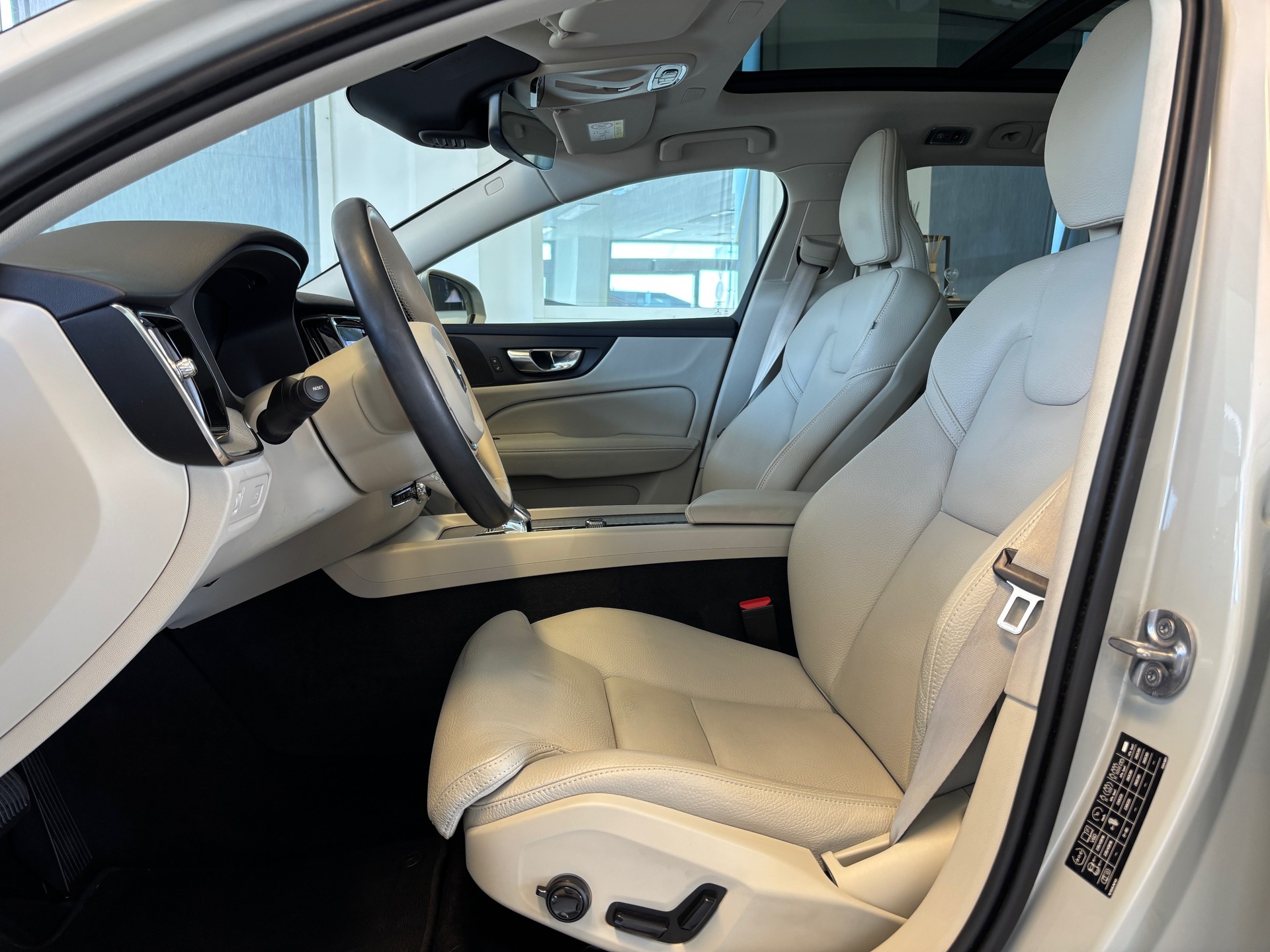 VOLVO V60 B5 AWD Benzin Mild Hybrid Plus Bright Geartronic-image-6