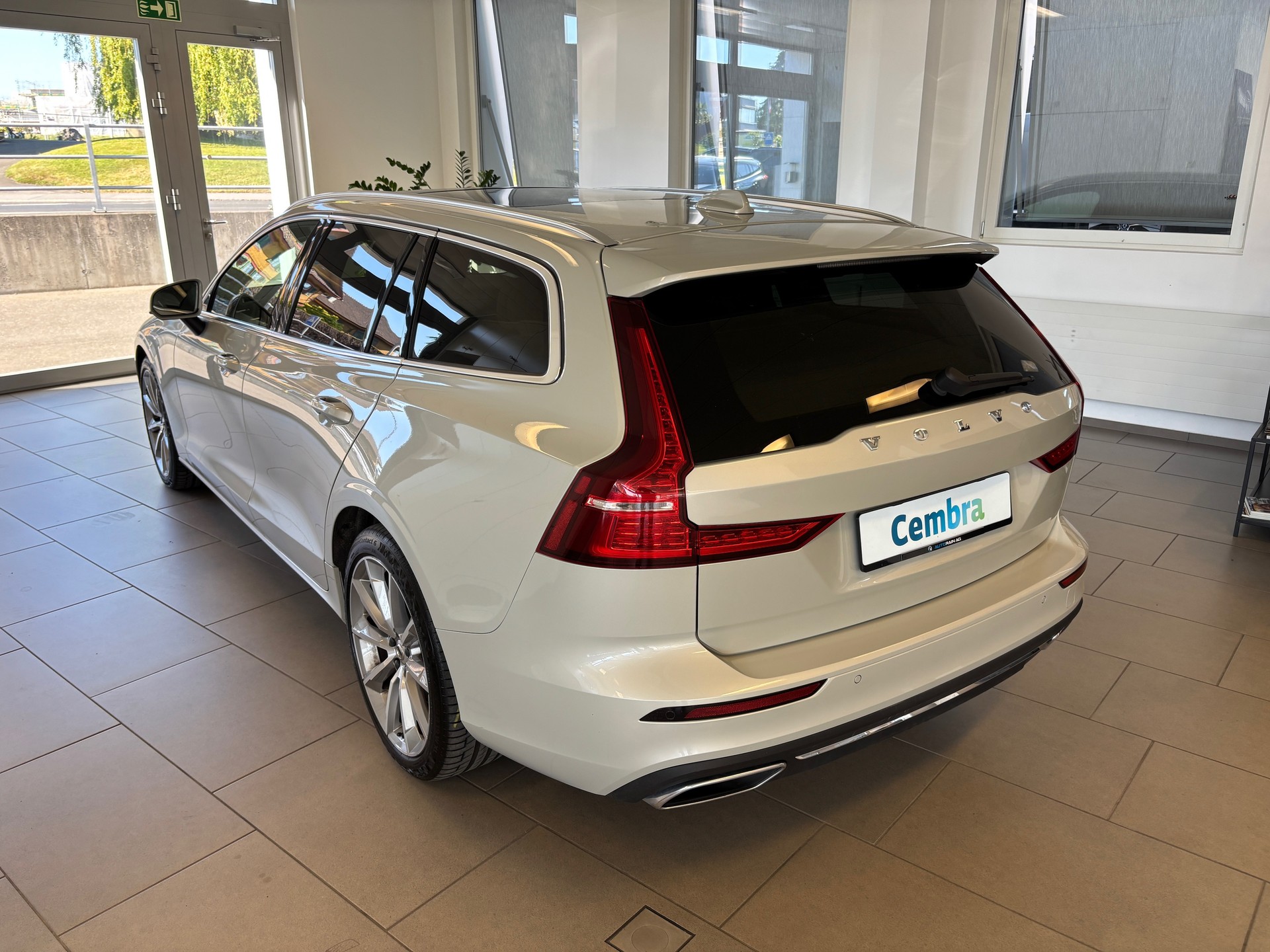 VOLVO V60 B5 AWD Benzin Mild Hybrid Plus Bright Geartronic-image-3