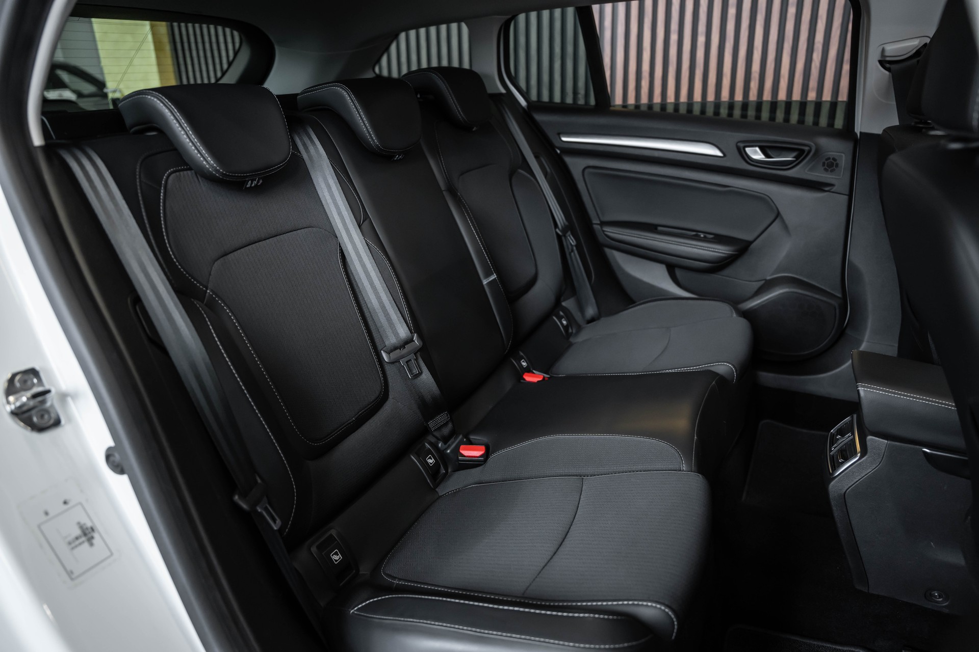 RENAULT Mégane Grandtour 1.6 E-Tech Intens-image-18