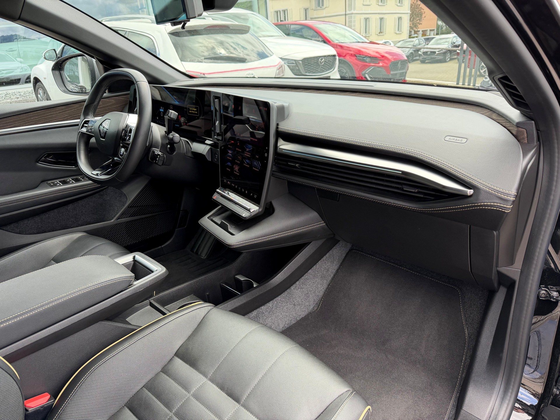 RENAULT Mégane E-TECH EV60 Iconic-image-5