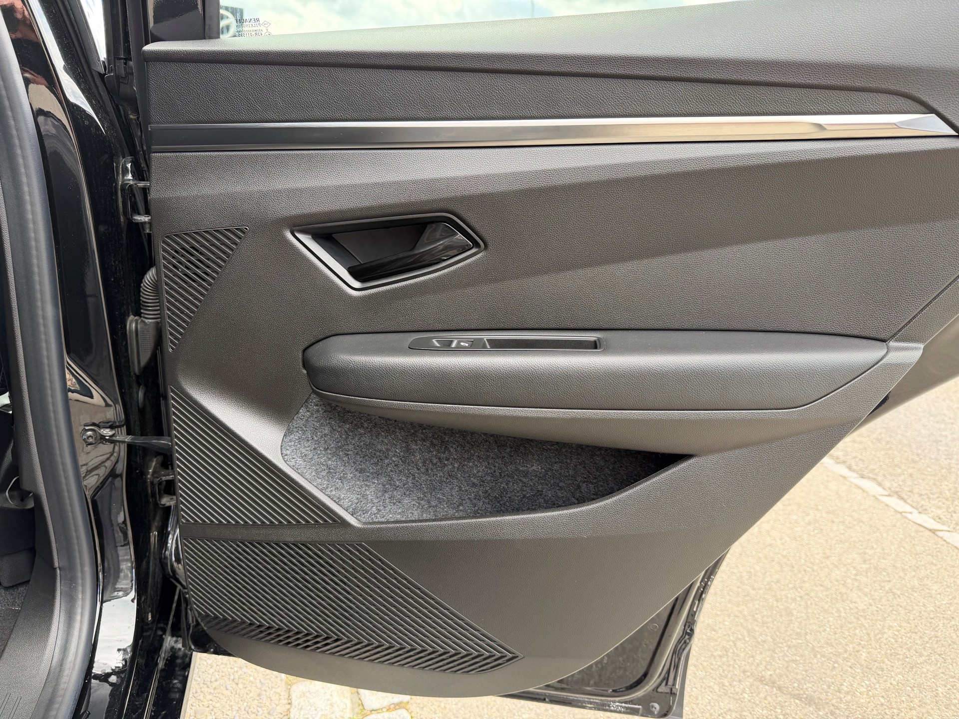 RENAULT Mégane E-TECH EV60 Iconic-image-10