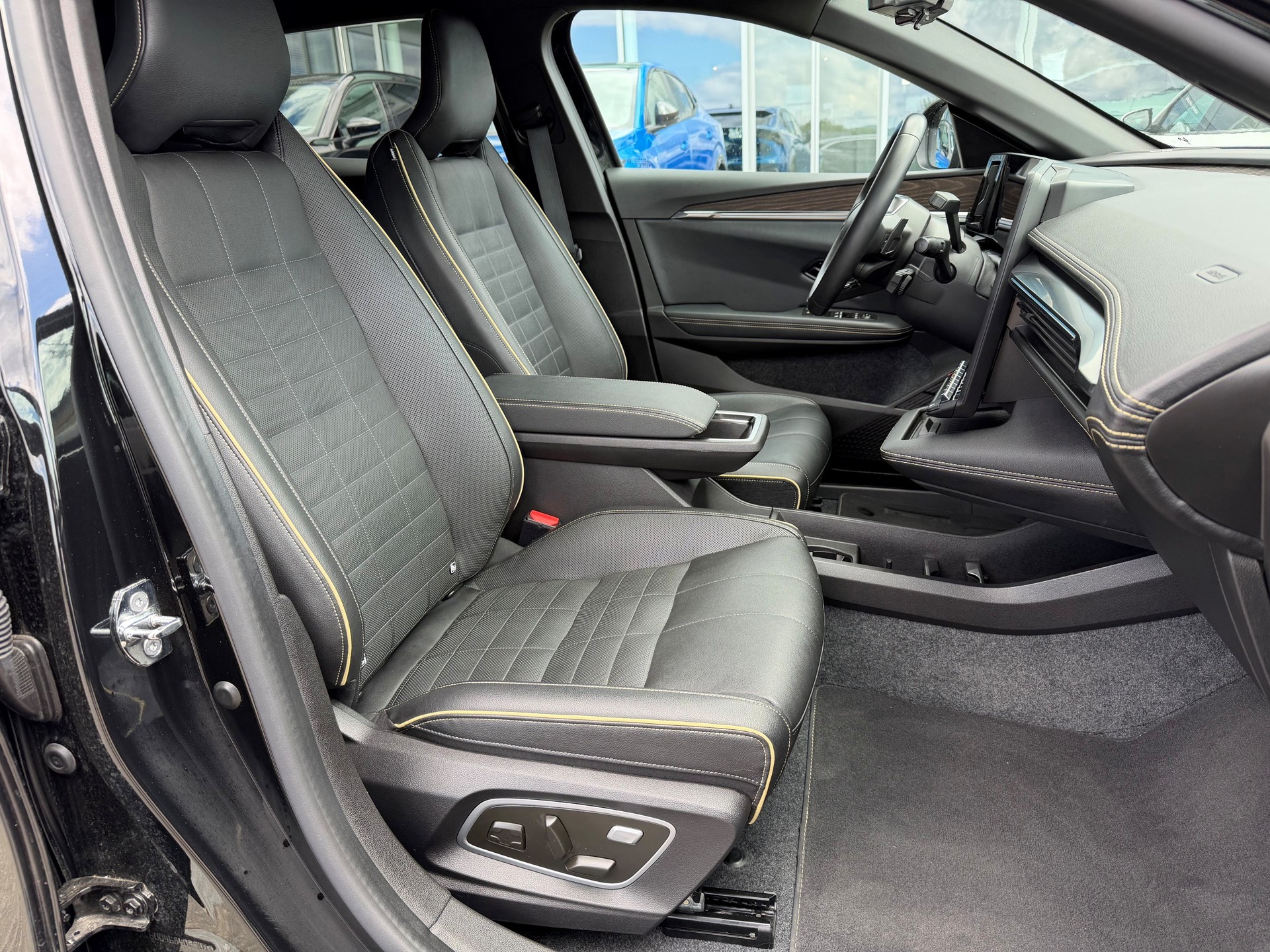 RENAULT Mégane E-TECH EV60 Iconic-image-7