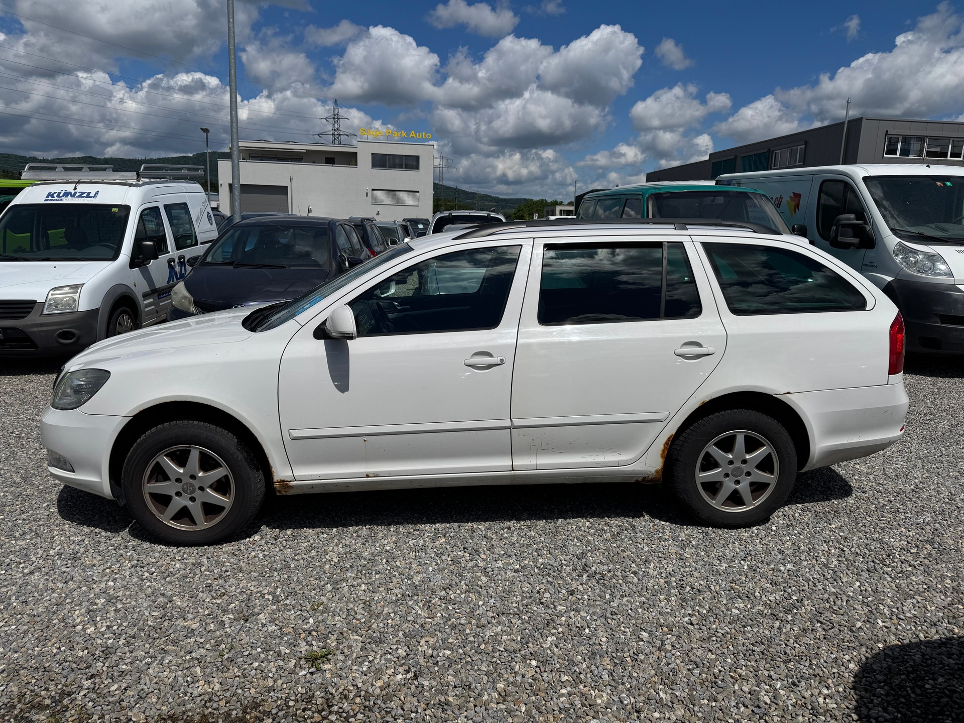 SKODA Octavia Combi 1.9 TDI Swiss Adventure 4x4-image-6