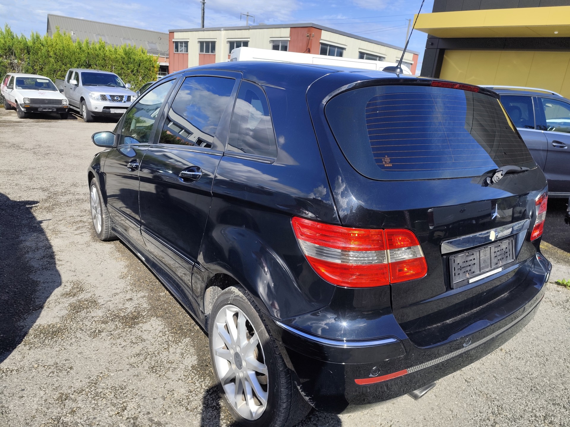MERCEDES-BENZ B 200-image-3