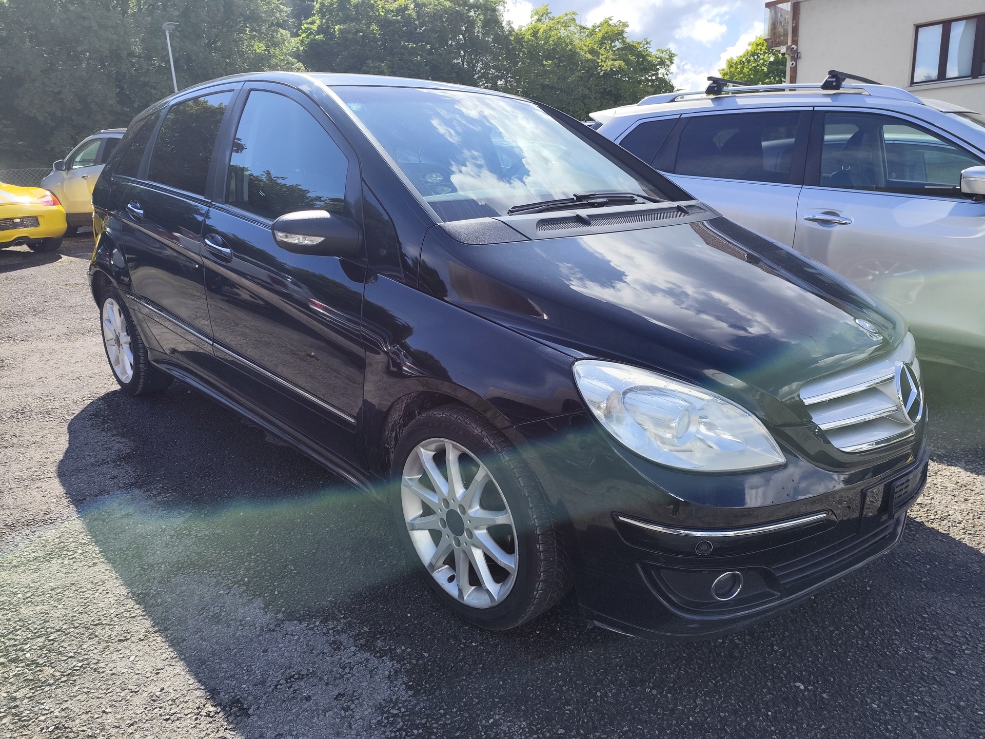 MERCEDES-BENZ B 200-image-1
