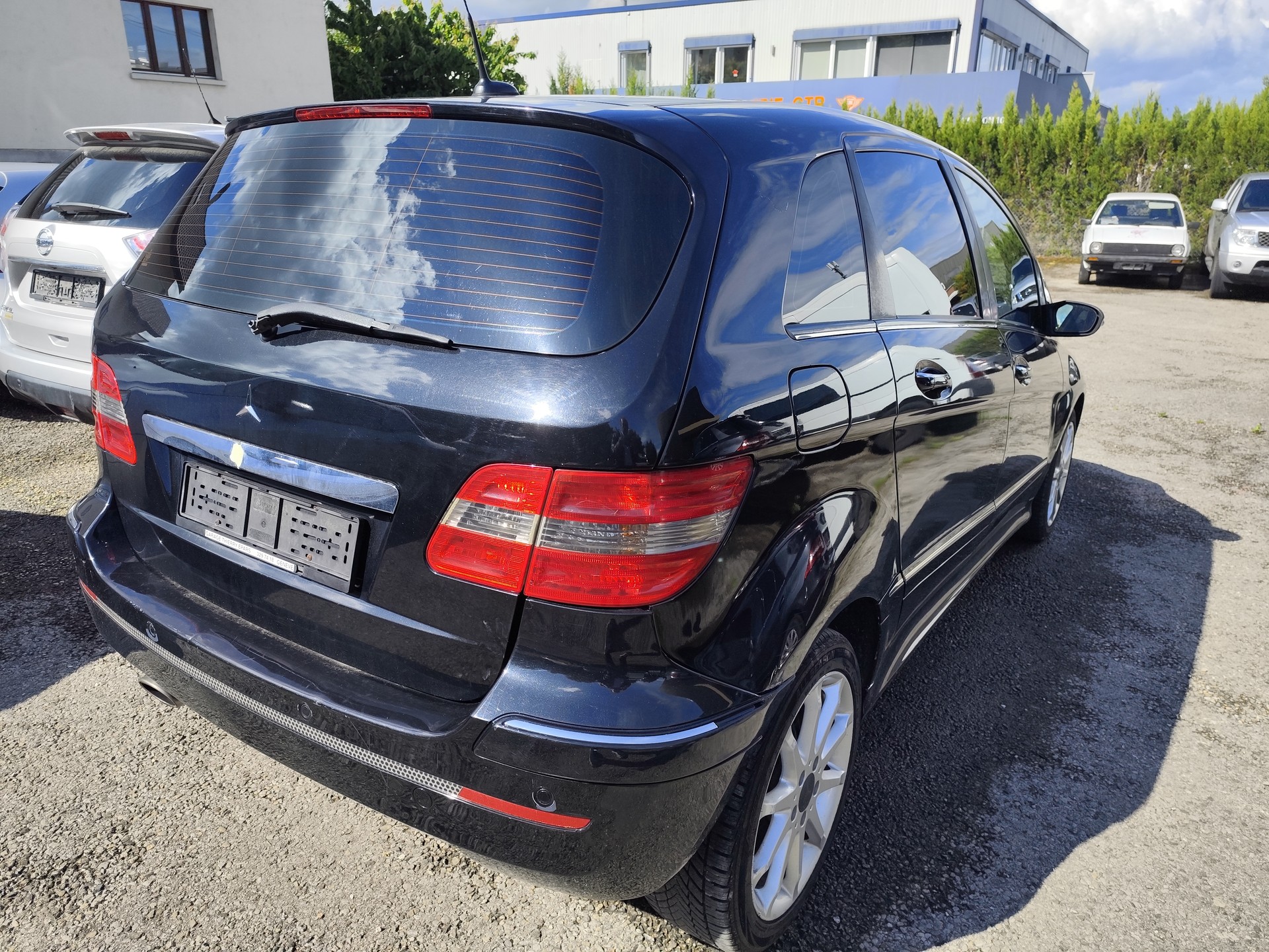 MERCEDES-BENZ B 200-image-5