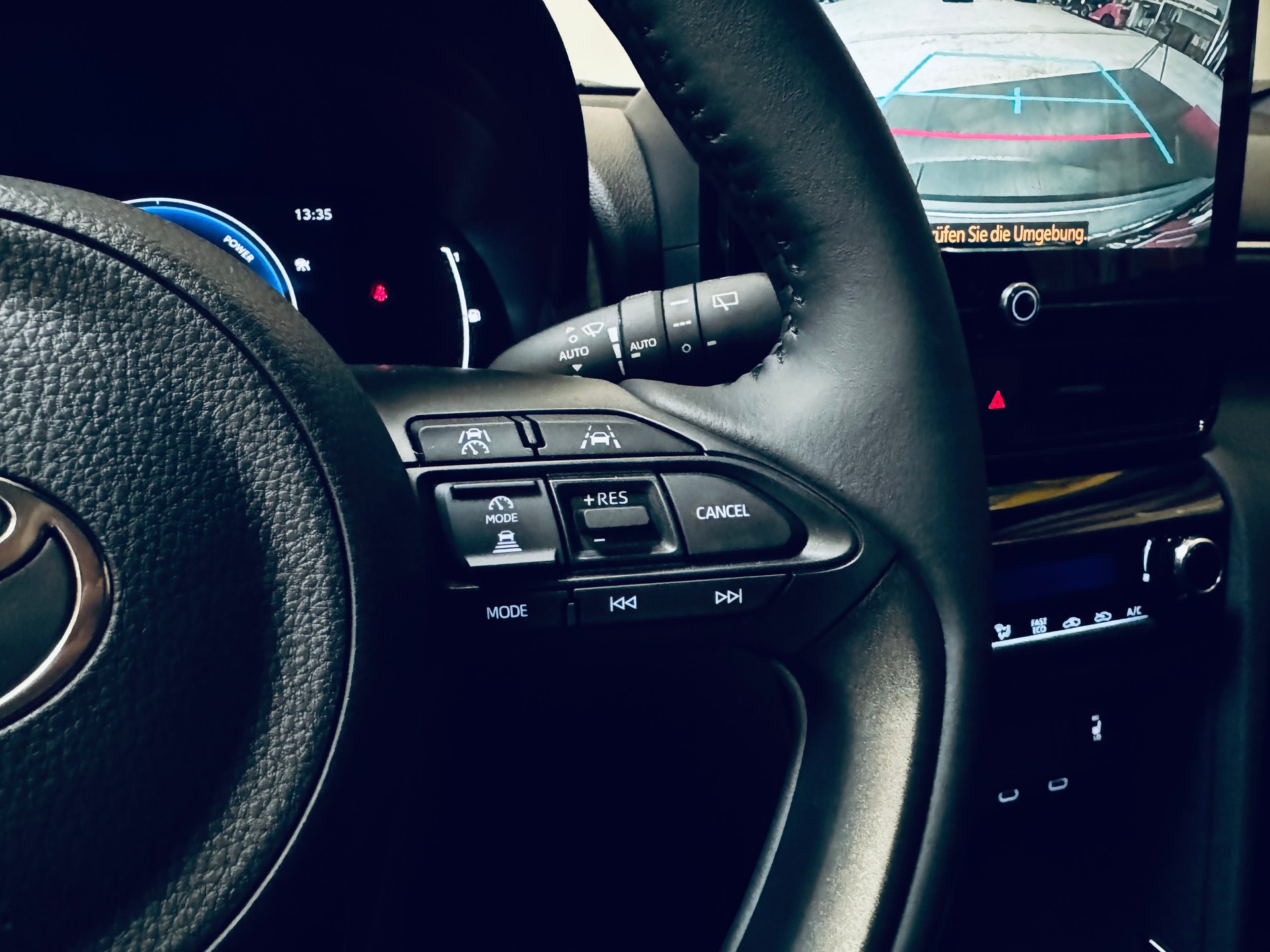 TOYOTA Yaris Cross 1.5 Trend AWDi e-CVT-image-21