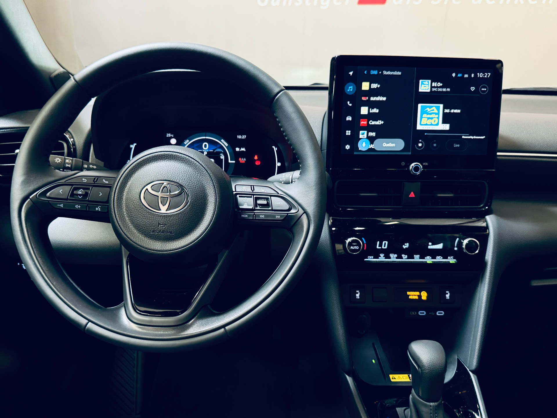 TOYOTA Yaris Cross 1.5 Trend AWDi e-CVT-image-17