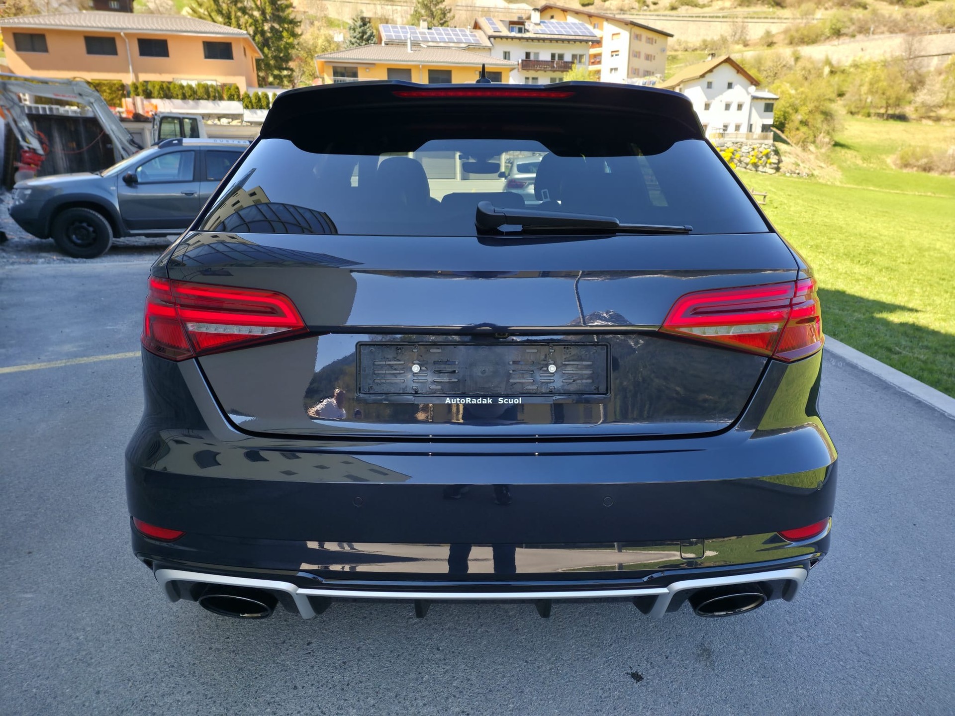 AUDI RS3 Sportback 2.5 TSI quattro S-tronic-image-5