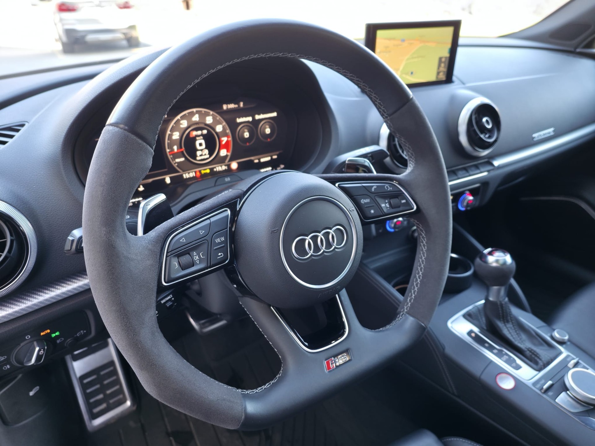 AUDI RS3 Sportback 2.5 TSI quattro S-tronic-image-8