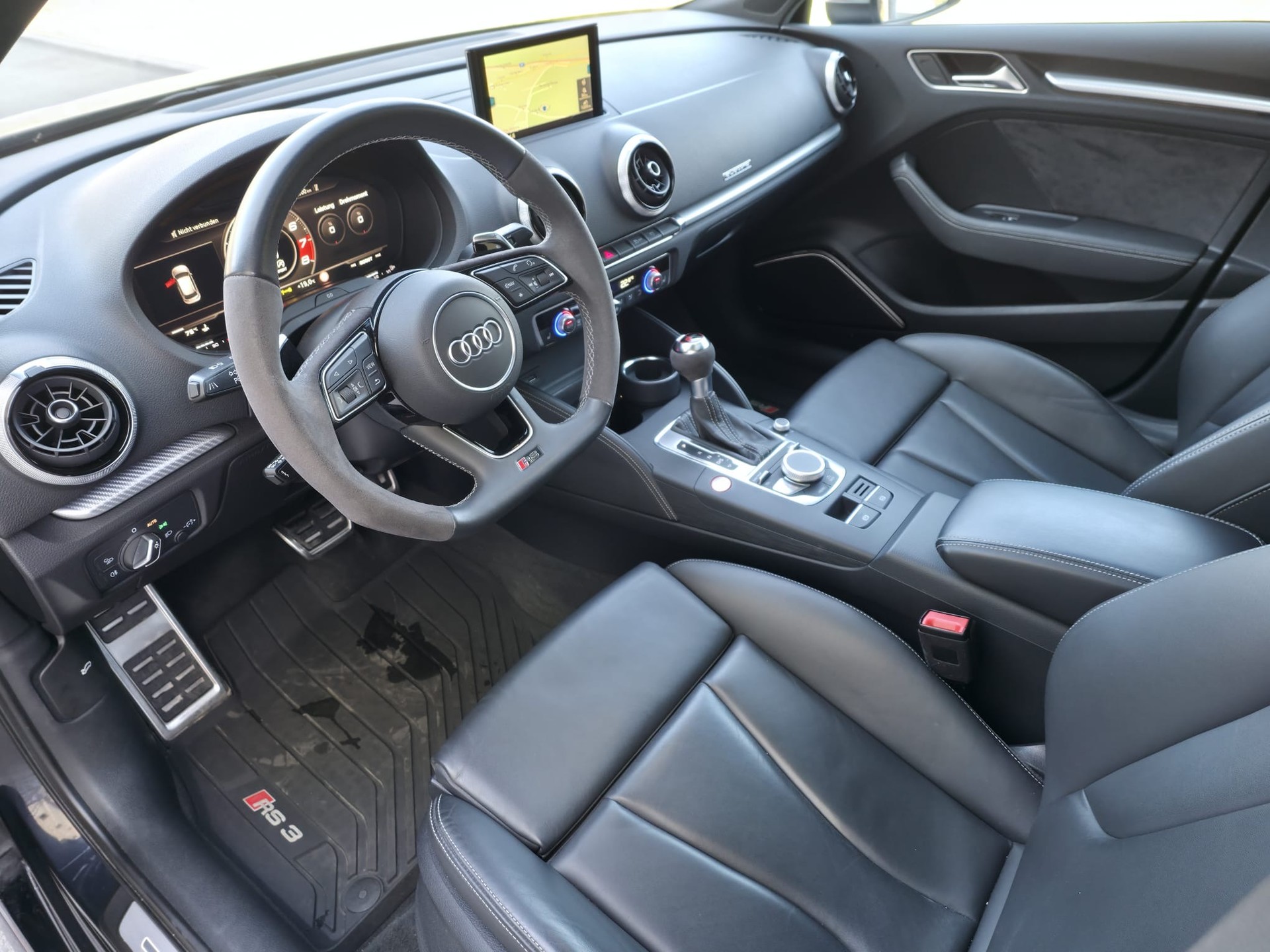 AUDI RS3 Sportback 2.5 TSI quattro S-tronic-image-9