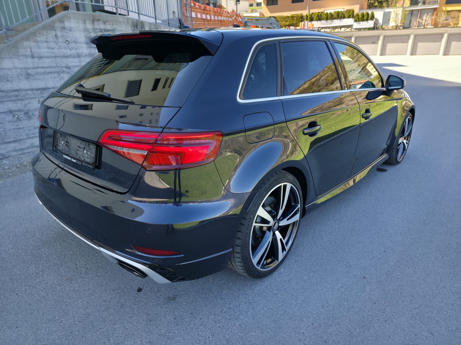 AUDI RS3 Sportback 2.5 TSI quattro S-tronic-image-4
