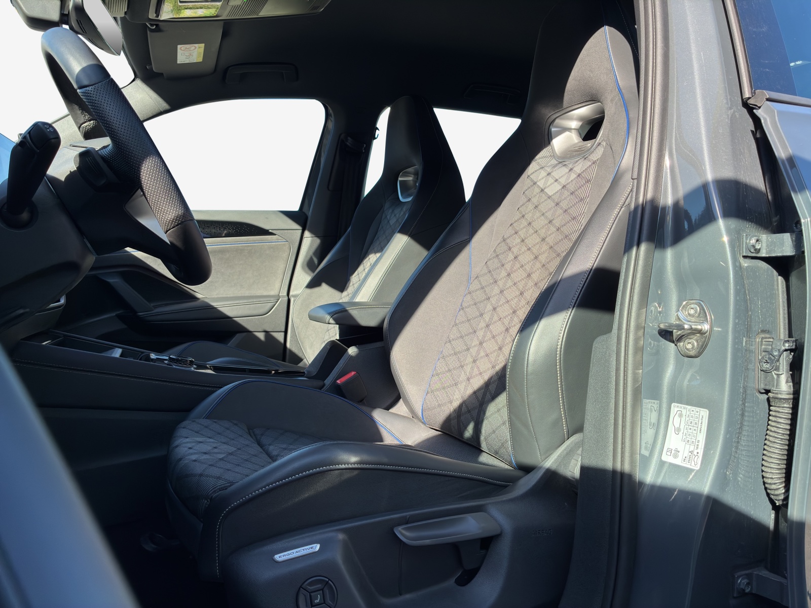 VW Tayron 2.0 TSI R-Line DSG 4Motion-image-7