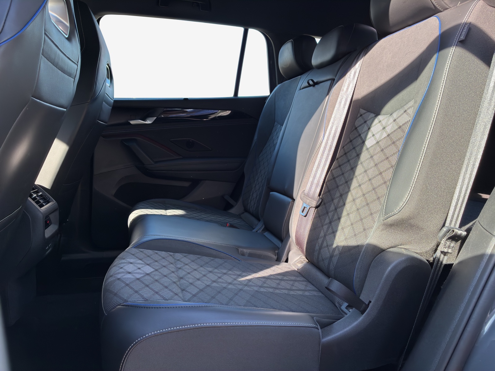 VW Tayron 2.0 TSI R-Line DSG 4Motion-image-11