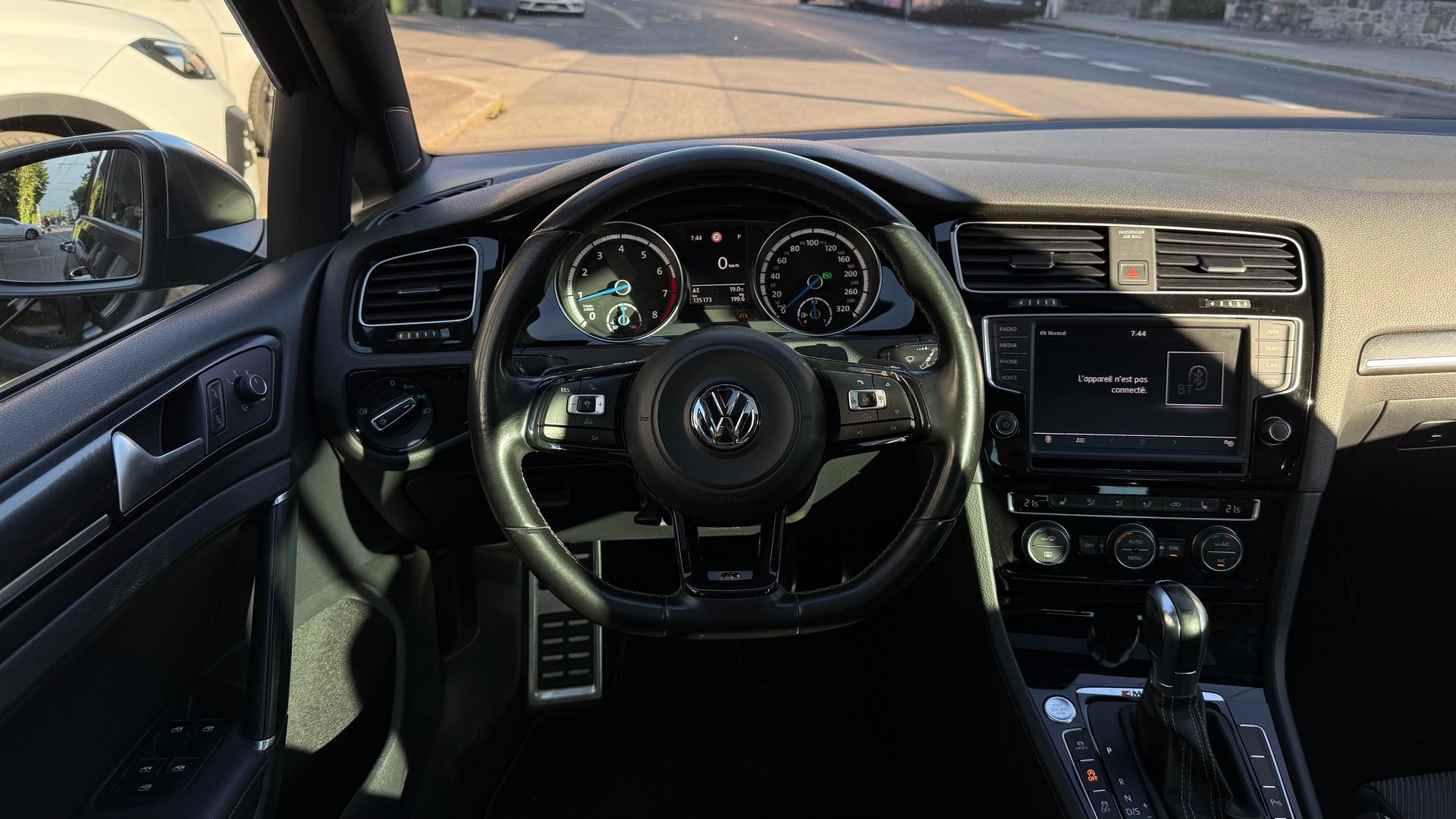 VW Golf 2.0 TSI R 4Motion DSG-image-2