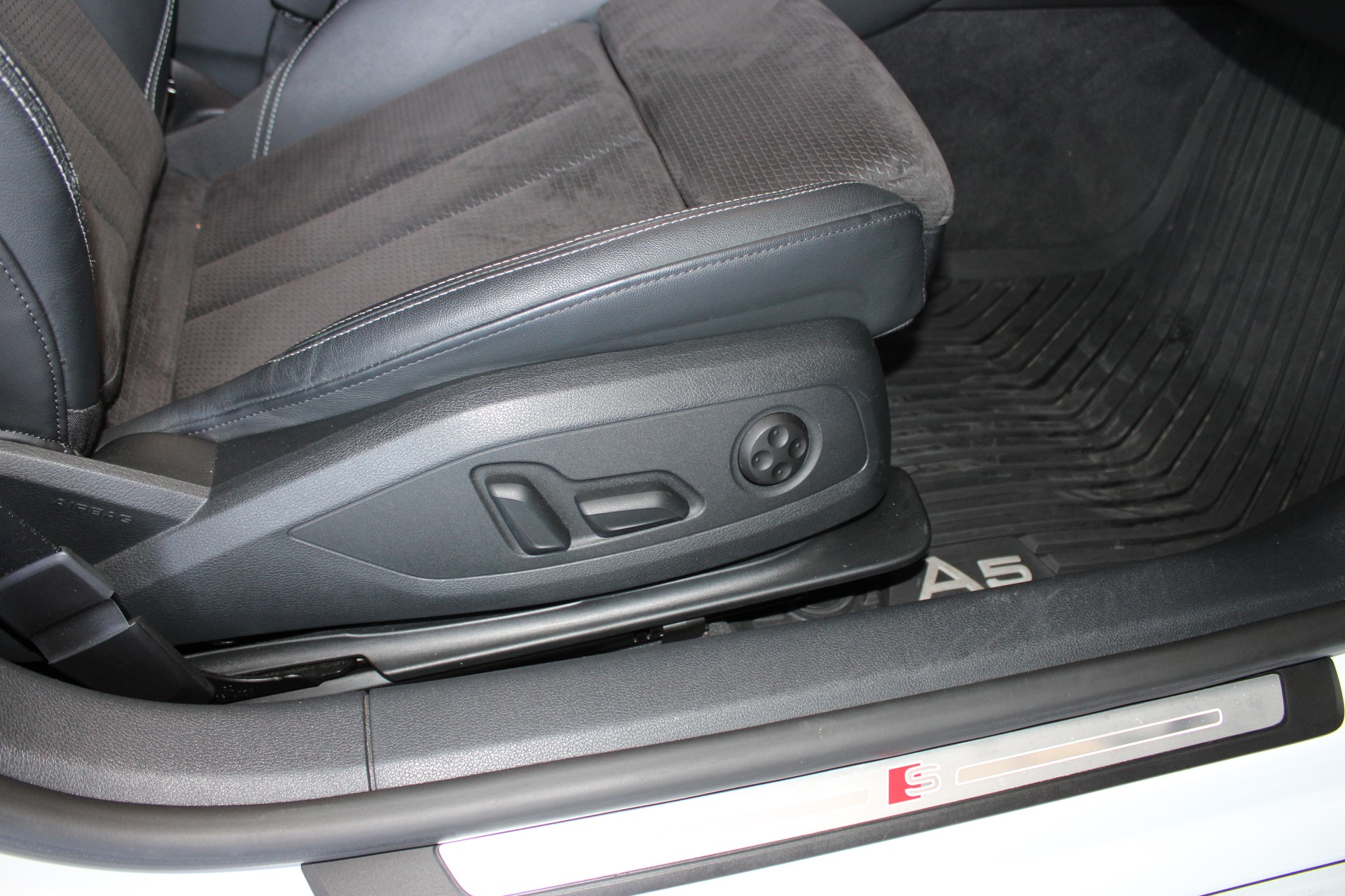 AUDI A5 Sportback 45 TFSI S-tronic Sport quattro-image-15