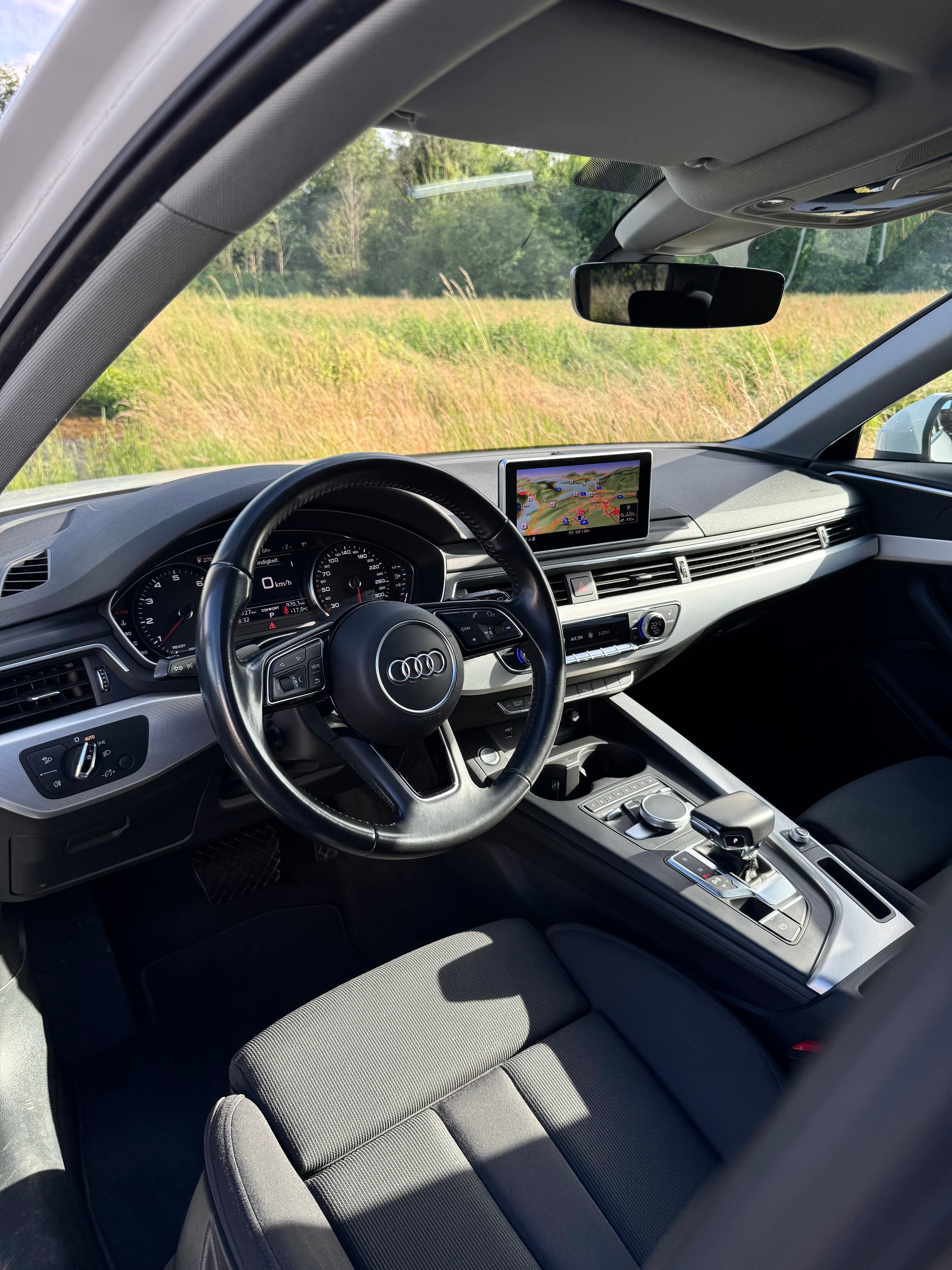 AUDI A4 Avant 2.0 TFSI Sport S-tronic / ab MFK bei Verkauf-image-8