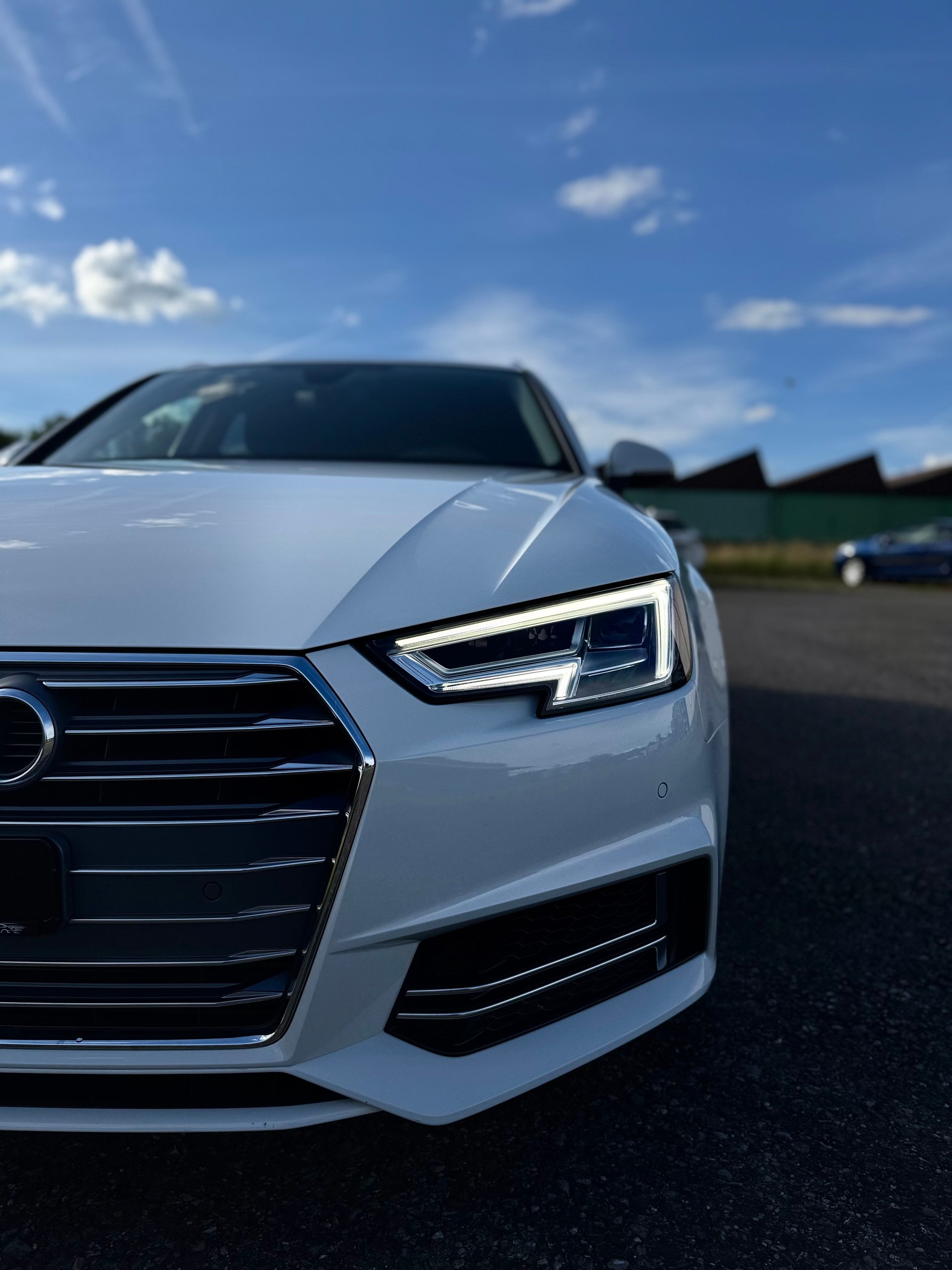 AUDI A4 Avant 2.0 TFSI Sport S-tronic / ab MFK bei Verkauf-image-4