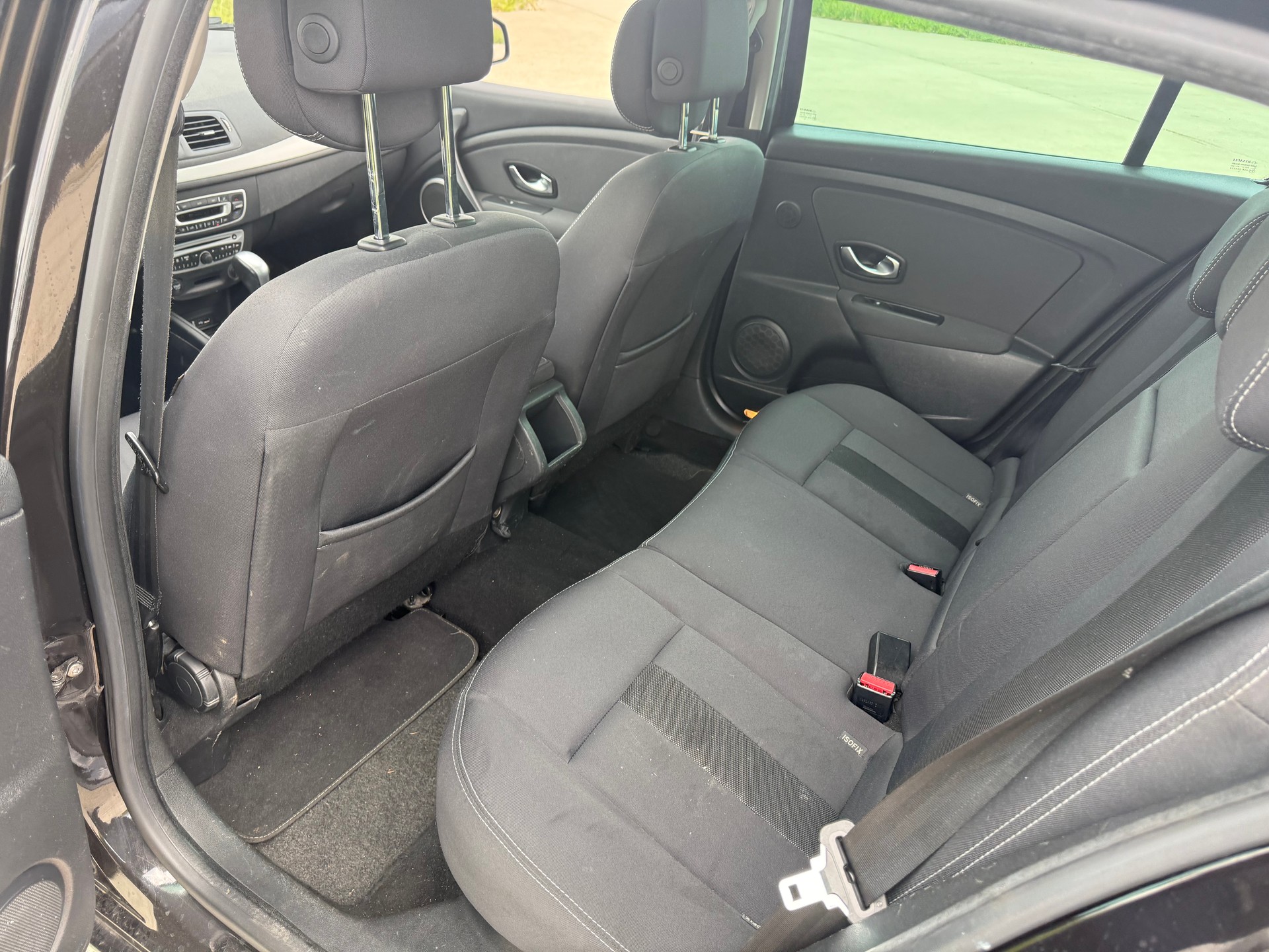 RENAULT Mégane Grandtour 2.0 16V Dynamique CVT-image-9