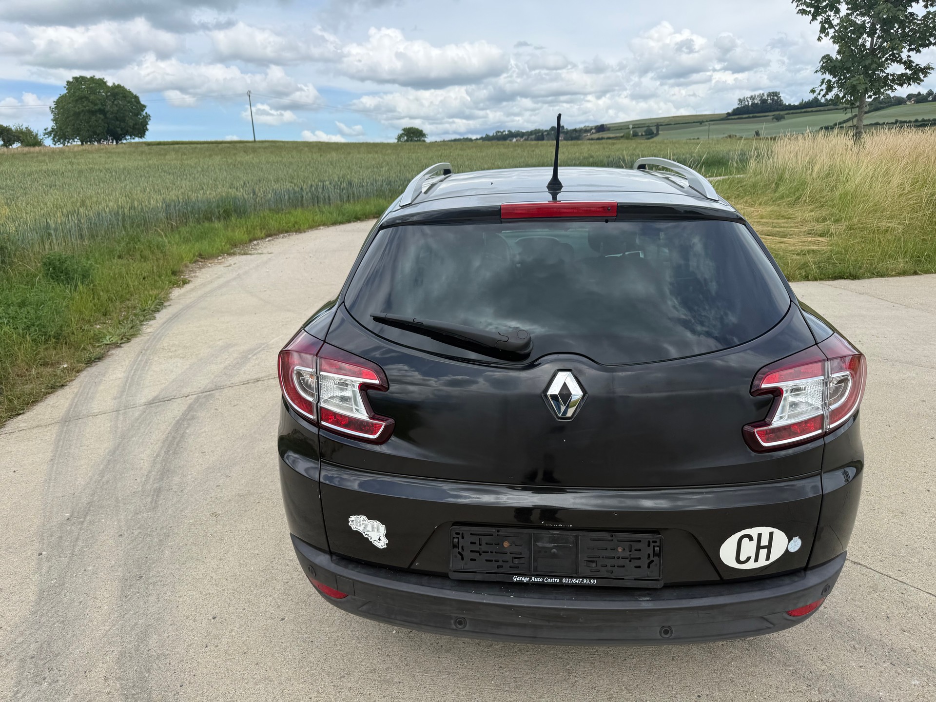 RENAULT Mégane Grandtour 2.0 16V Dynamique CVT-image-3