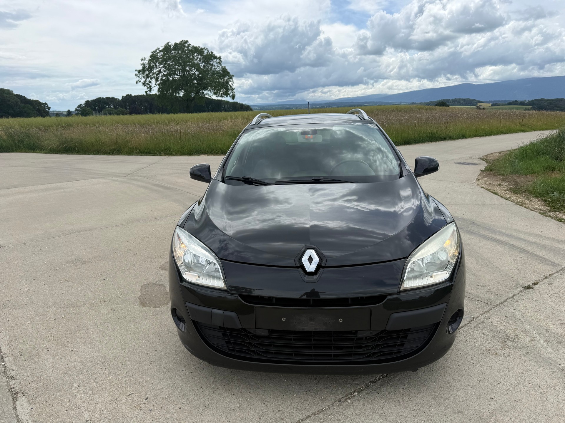 RENAULT Mégane Grandtour 2.0 16V Dynamique CVT-image-0