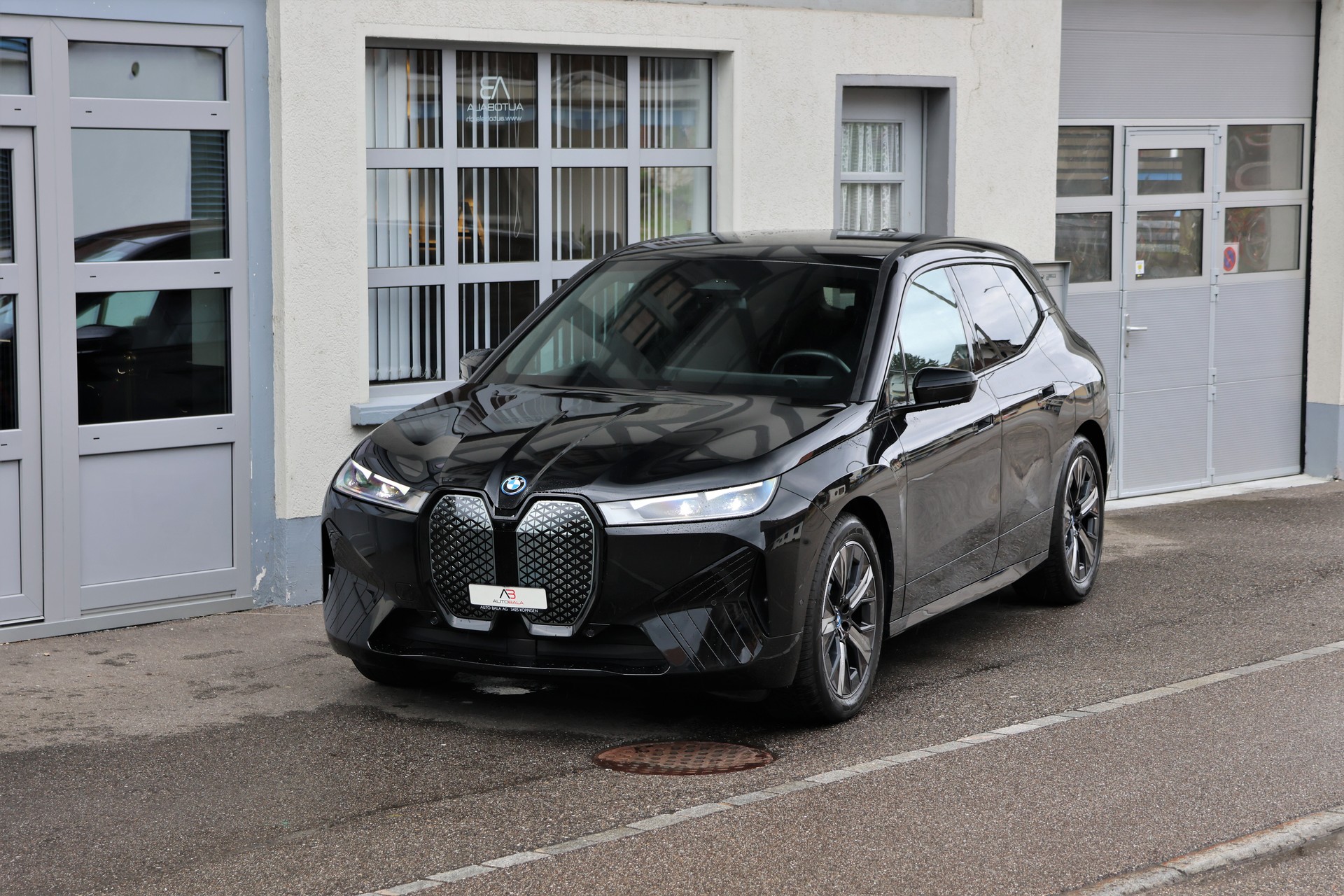 BMW iX xDrive40 (CH)-image-0