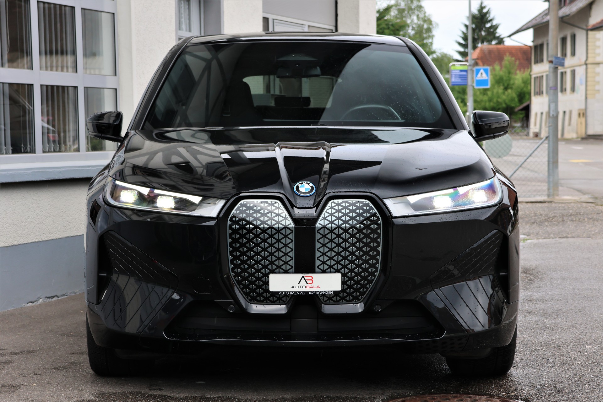 BMW iX xDrive40 (CH)-image-1