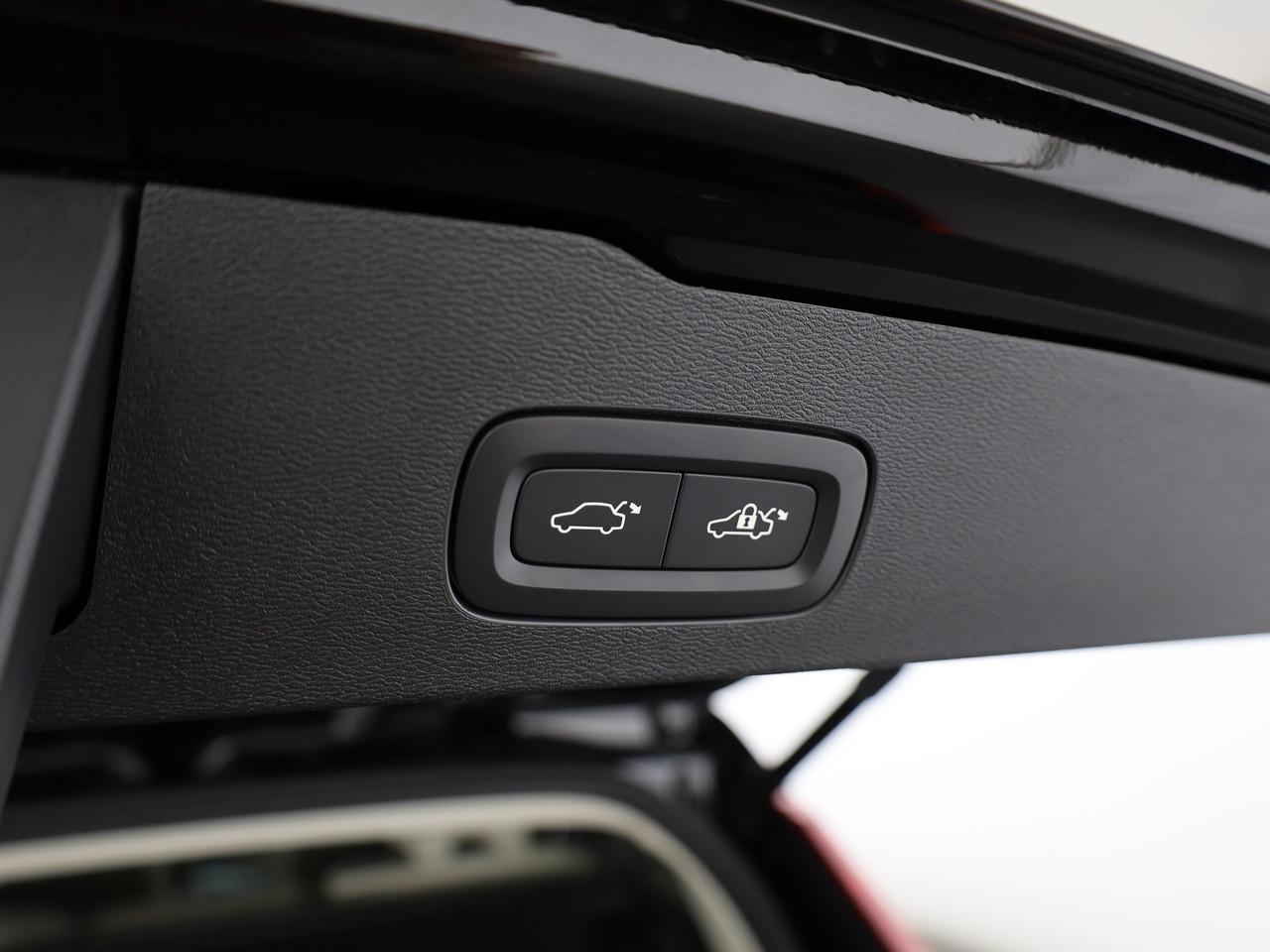 VOLVO V60 2.0 T6 TE Ultra Dark eAWD-image-16