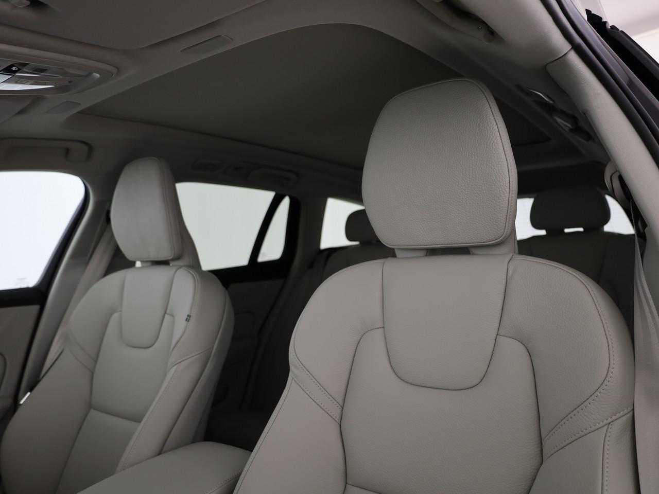 VOLVO V60 2.0 T6 TE Ultra Dark eAWD-image-12