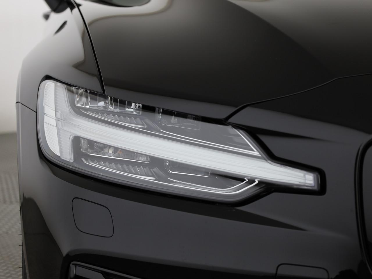 VOLVO V60 2.0 T6 TE Ultra Dark eAWD-image-5