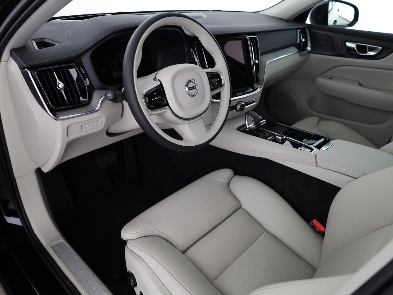 VOLVO V60 2.0 T6 TE Ultra Dark eAWD-image-7