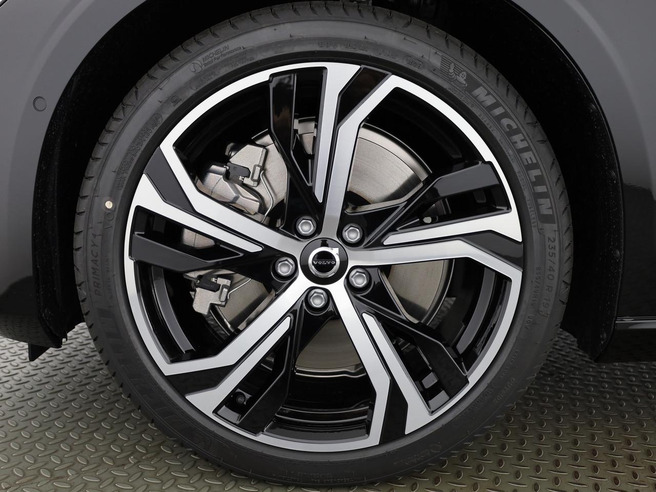 VOLVO V60 2.0 T6 TE Ultra Dark eAWD-image-6