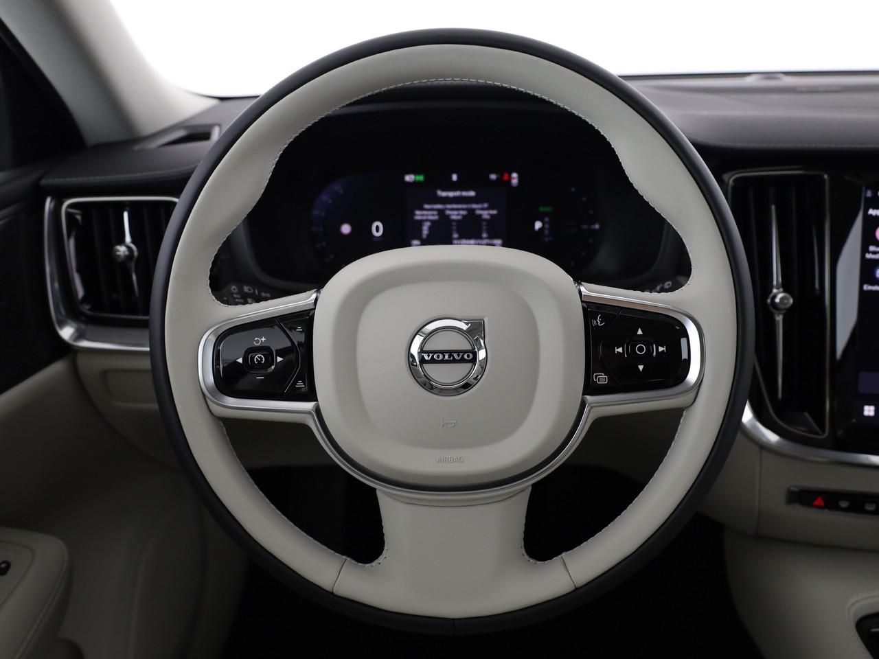VOLVO V60 2.0 T6 TE Ultra Dark eAWD-image-14