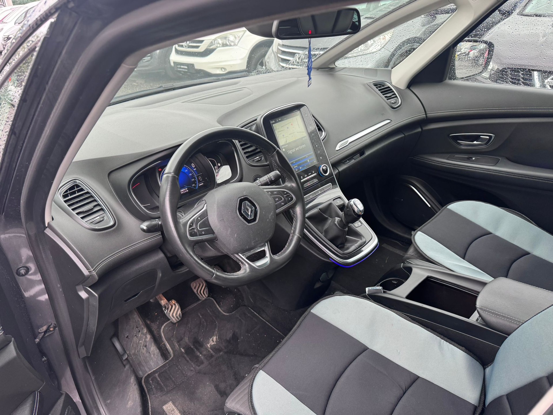 RENAULT Grand Scénic 1.2 16V Turbo Zen-image-9