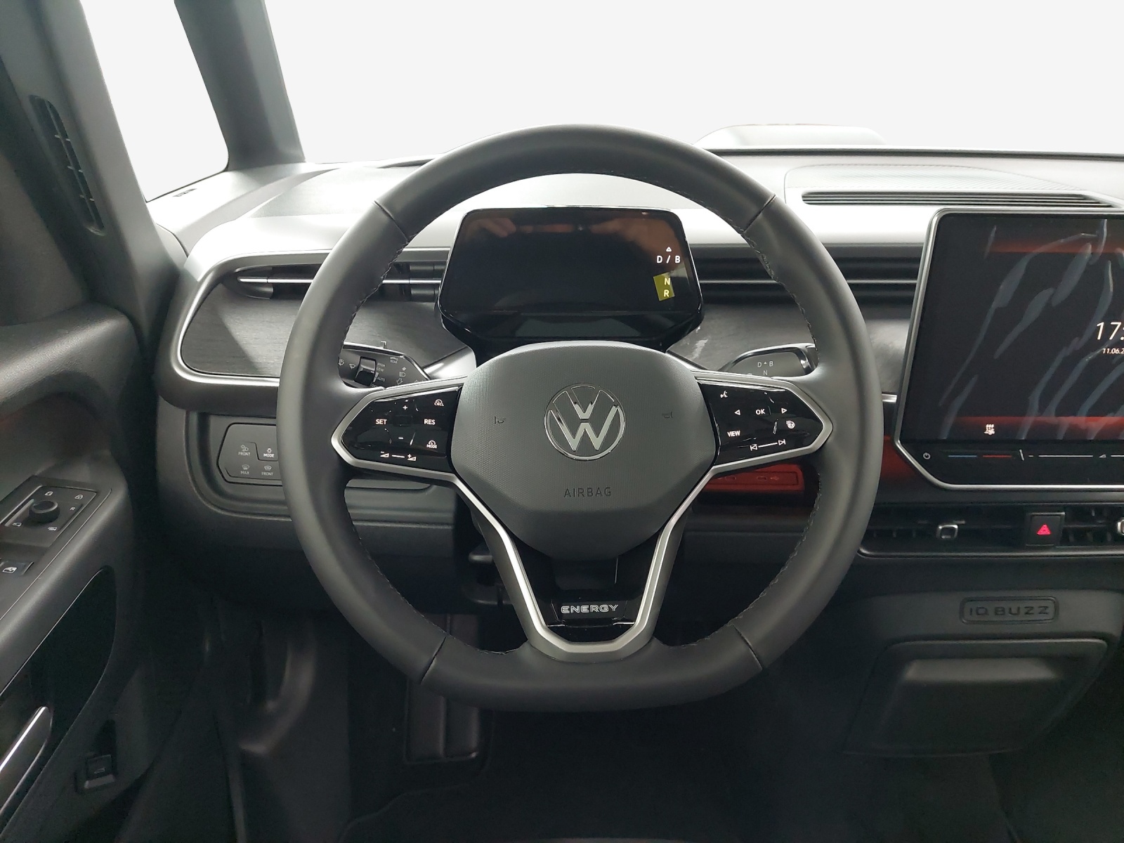 VW ID.Buzz LWB Pro-image-9