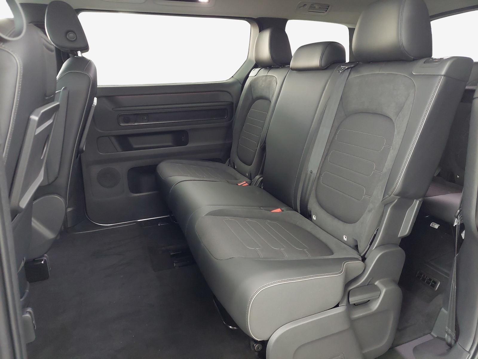 VW ID.Buzz LWB Pro-image-11