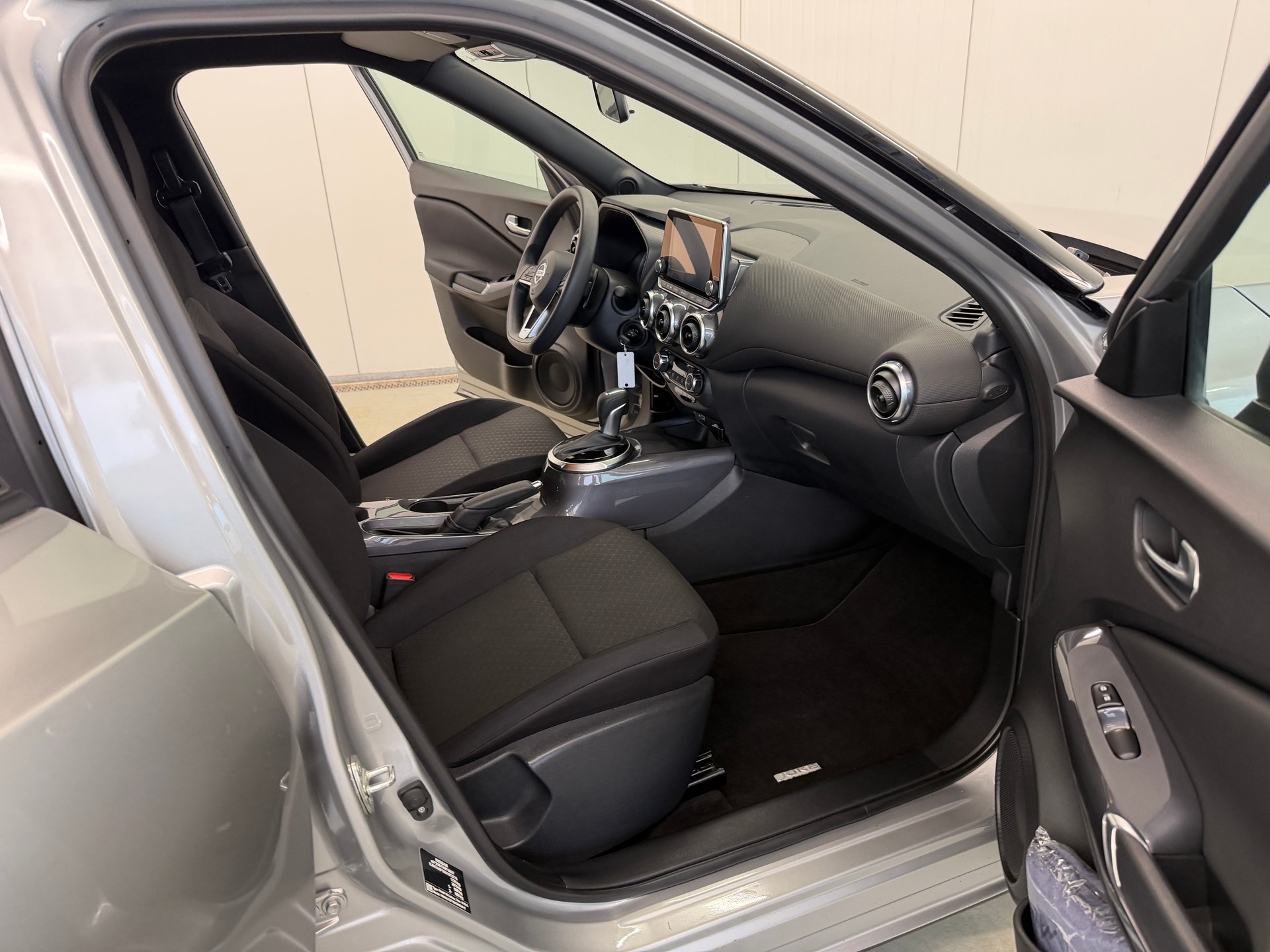 NISSAN Juke 1.0 DIG-T N-Connecta DCT-image-15
