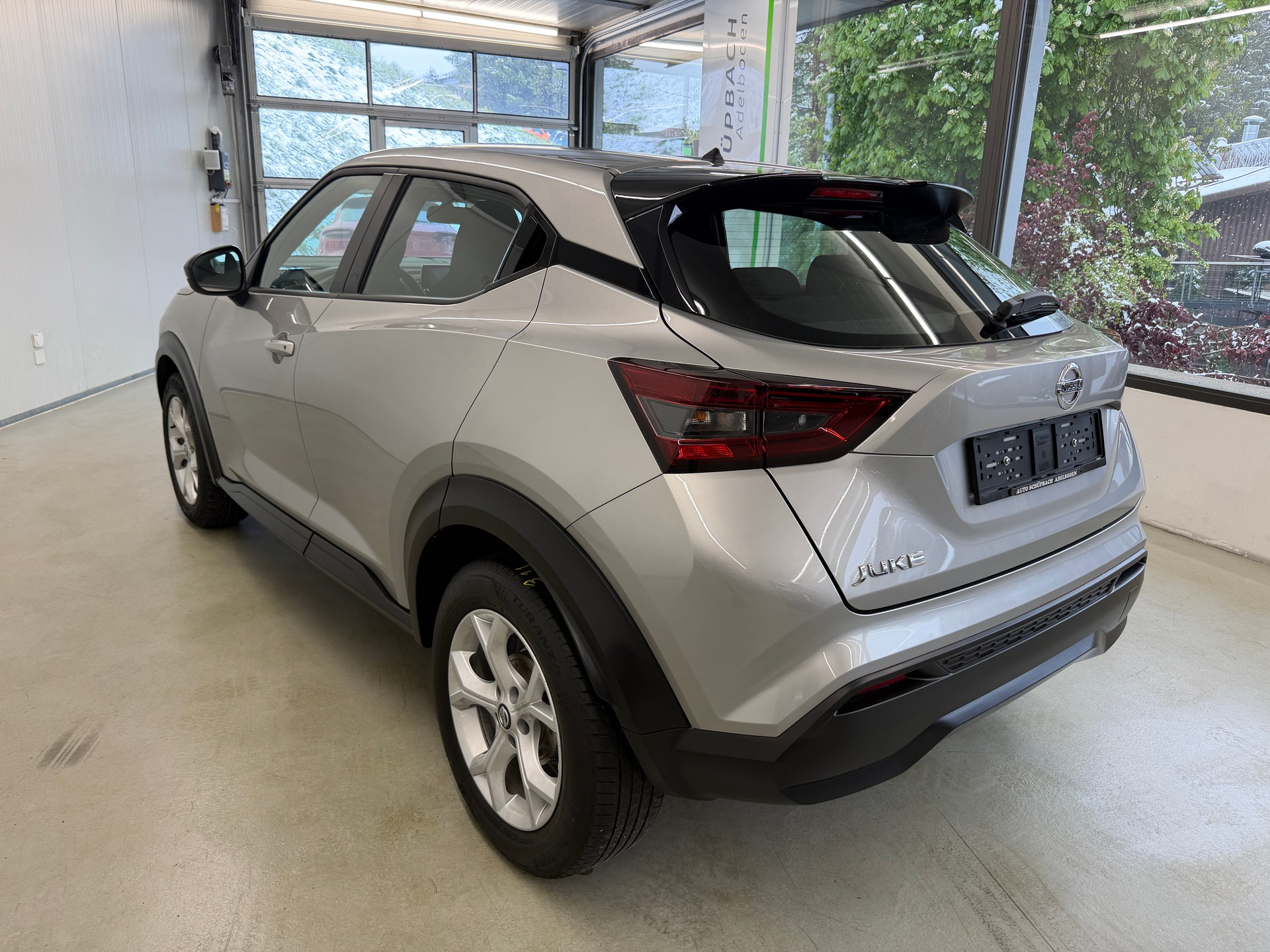 NISSAN Juke 1.0 DIG-T N-Connecta DCT-image-5