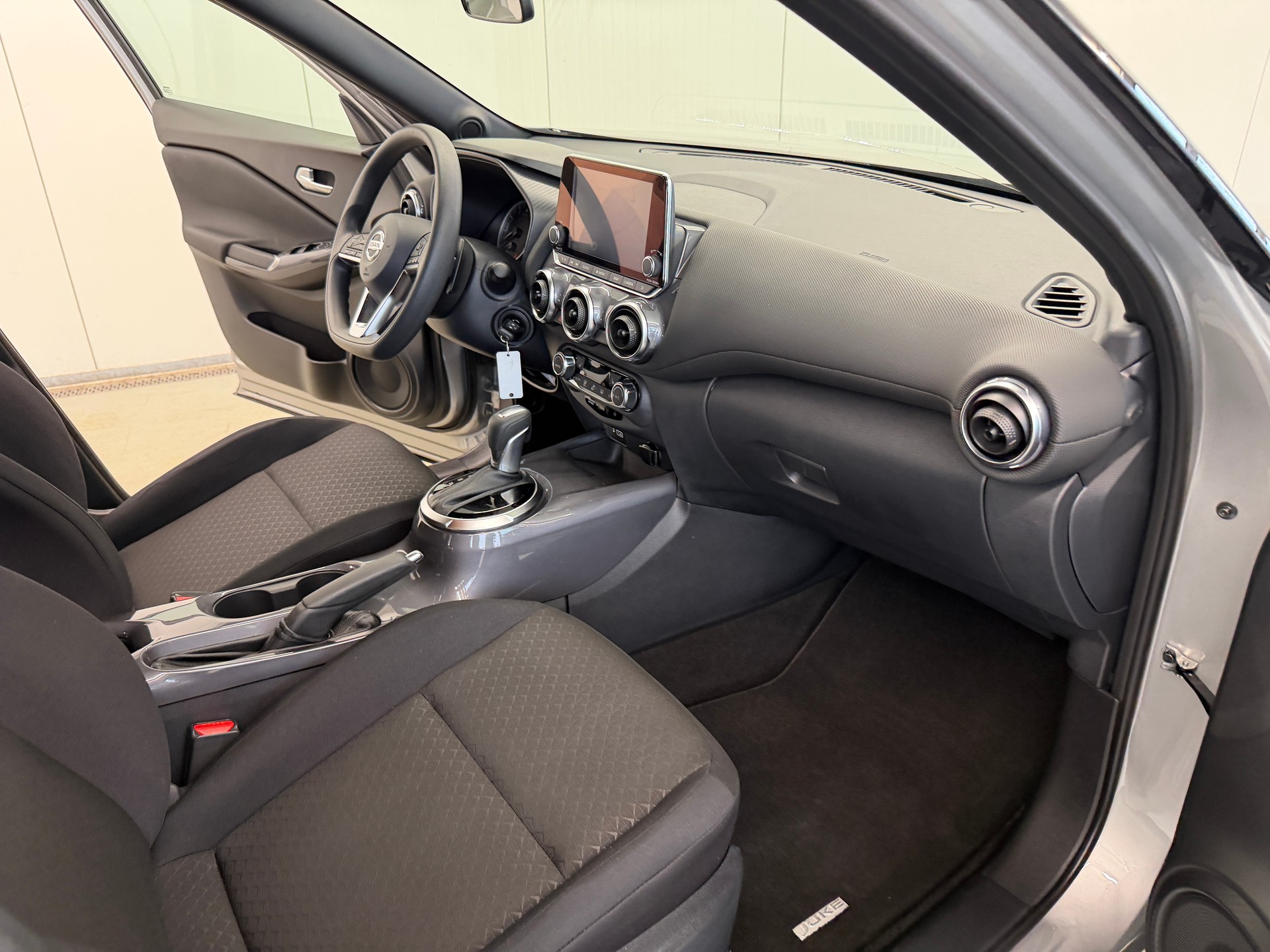 NISSAN Juke 1.0 DIG-T N-Connecta DCT-image-16