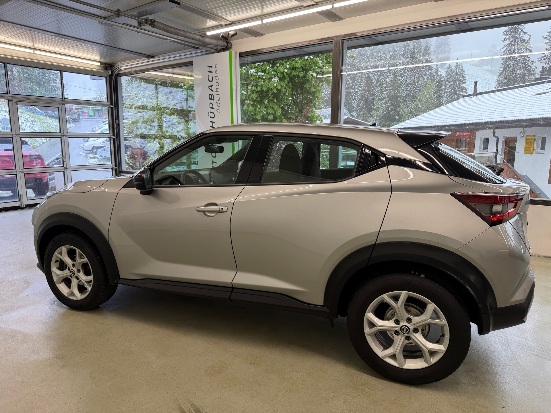 NISSAN Juke 1.0 DIG-T N-Connecta DCT-image-6