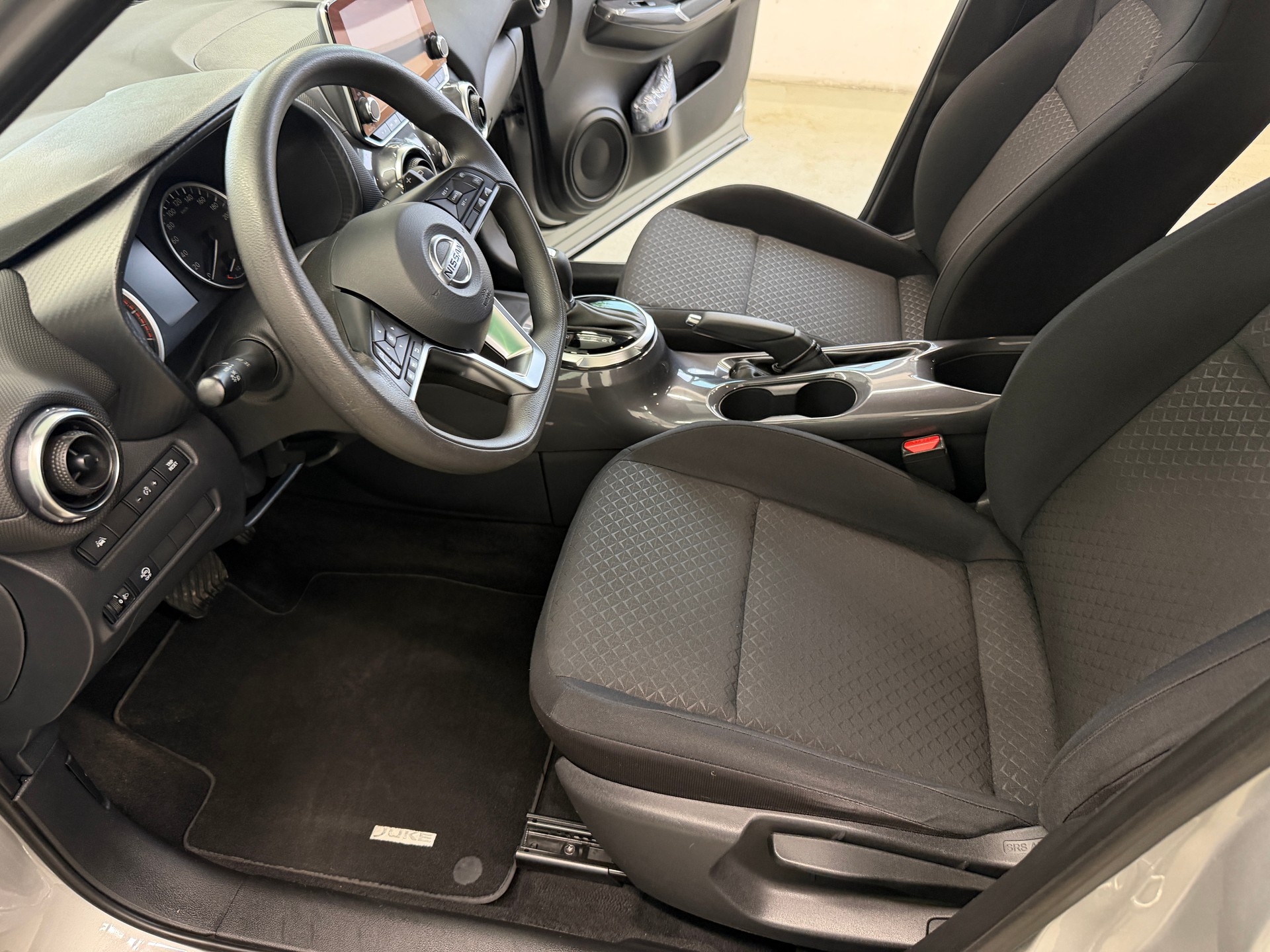 NISSAN Juke 1.0 DIG-T N-Connecta DCT-image-10