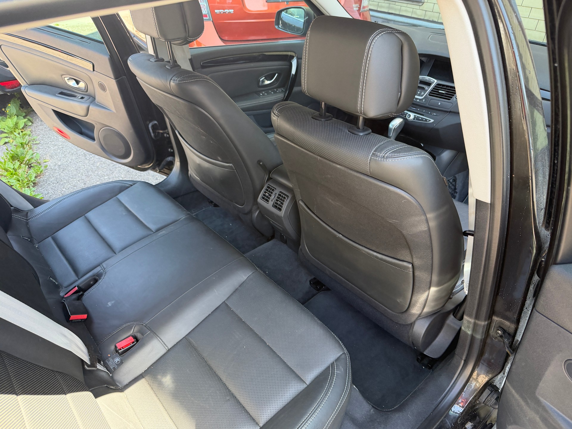 RENAULT Laguna Grandtour 2.0 16V T Dynamique Automatic-image-9