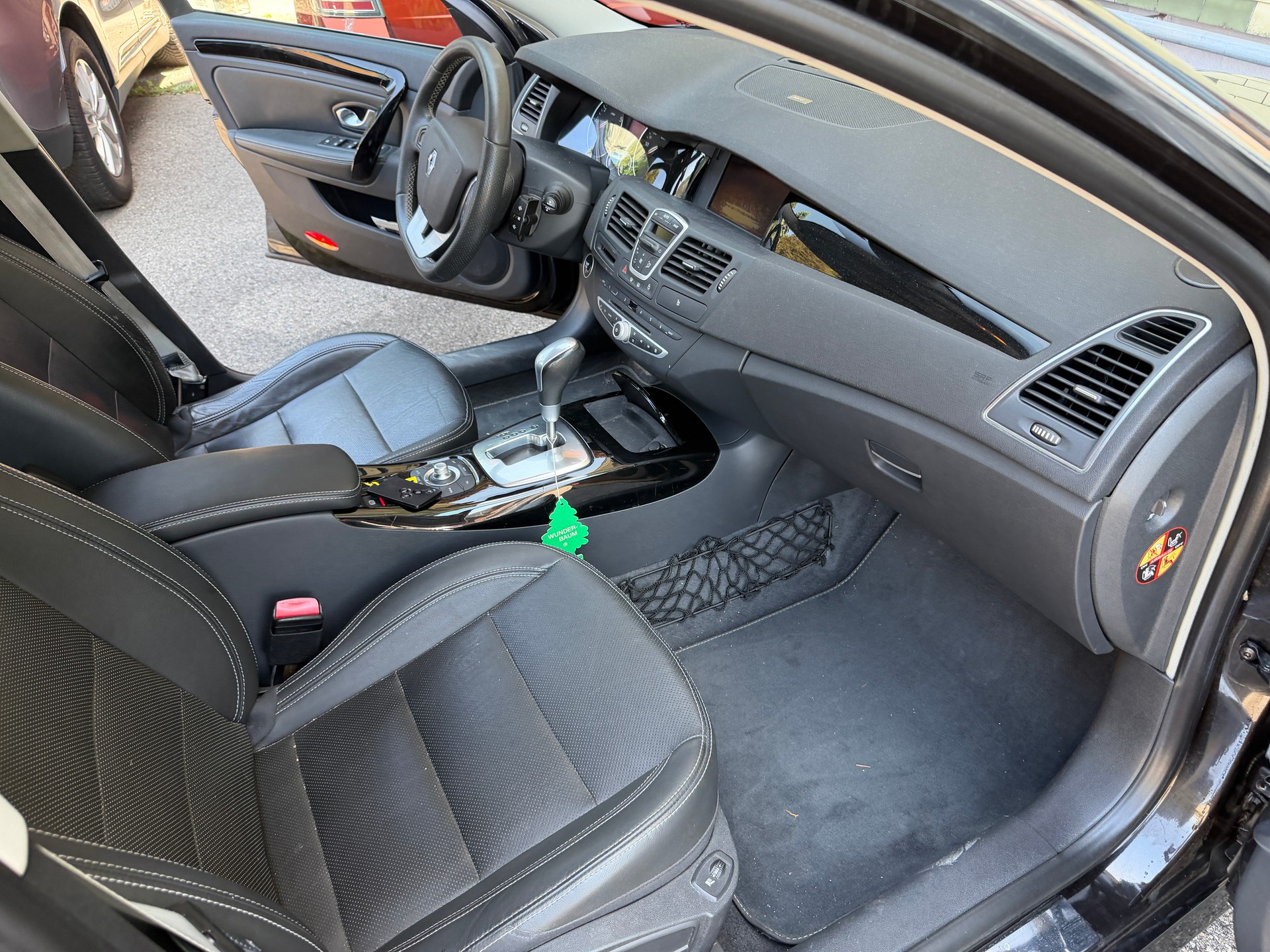 RENAULT Laguna Grandtour 2.0 16V T Dynamique Automatic-image-8