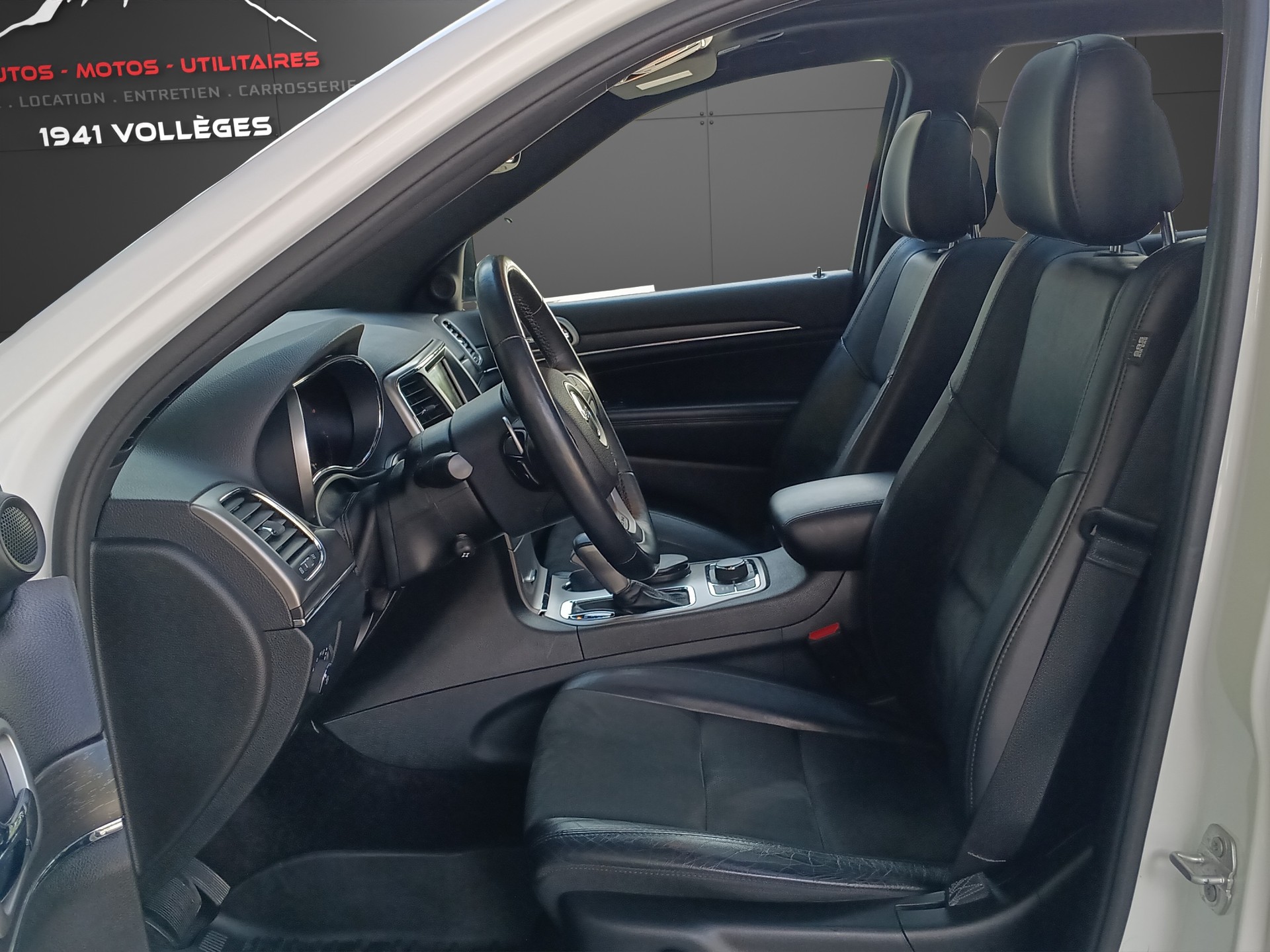 JEEP Grand Cherokee 3.0 CRD Limited Automatic-image-8