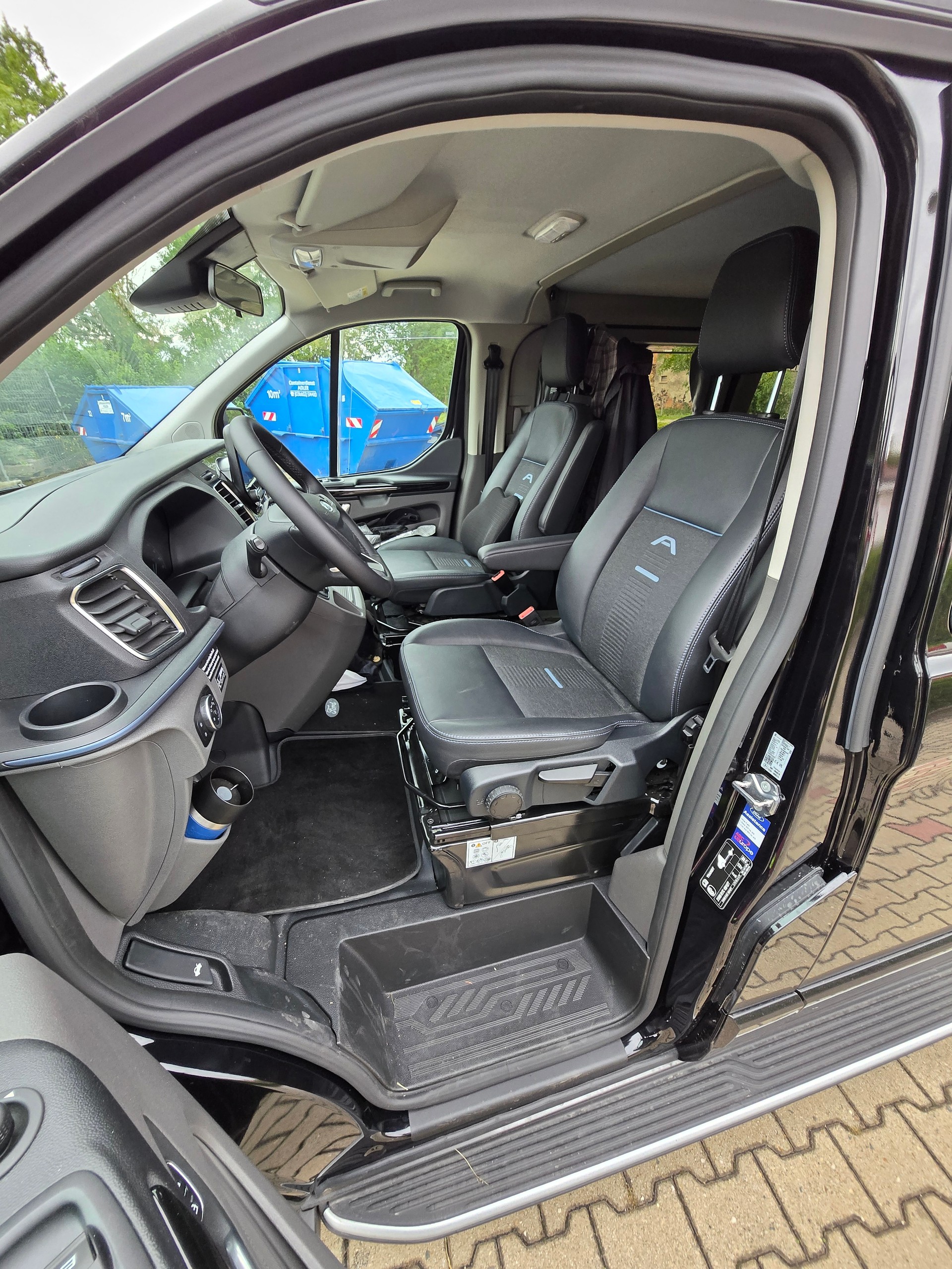 FORD Nugget Plus Active Plus-image-3