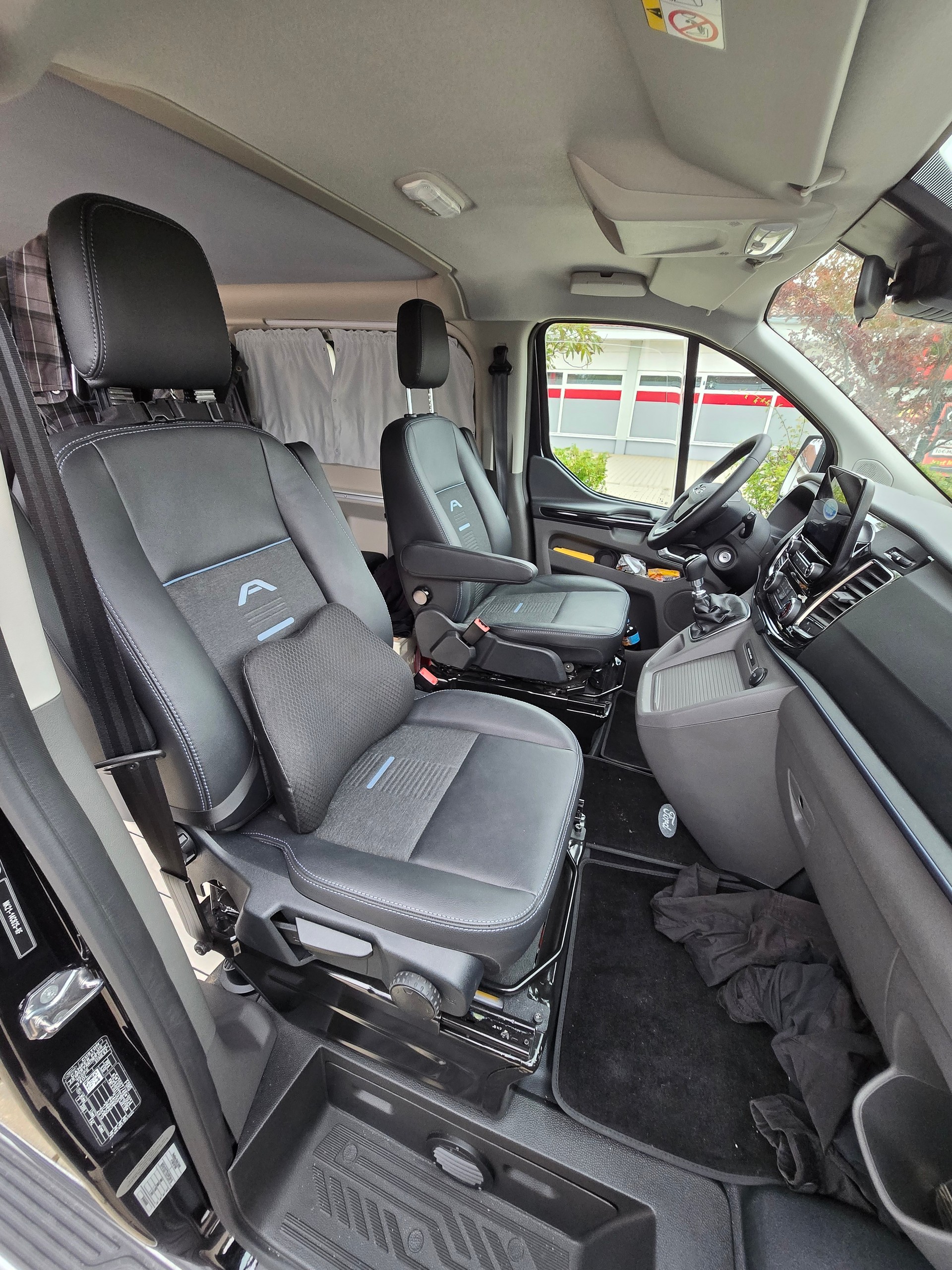 FORD Nugget Plus Active Plus-image-4