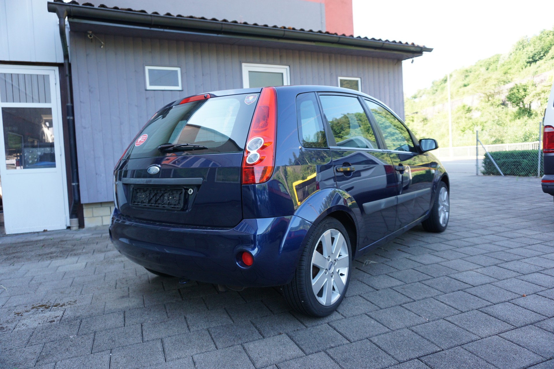 FORD Fiesta 1.4 16V Trend-image-4