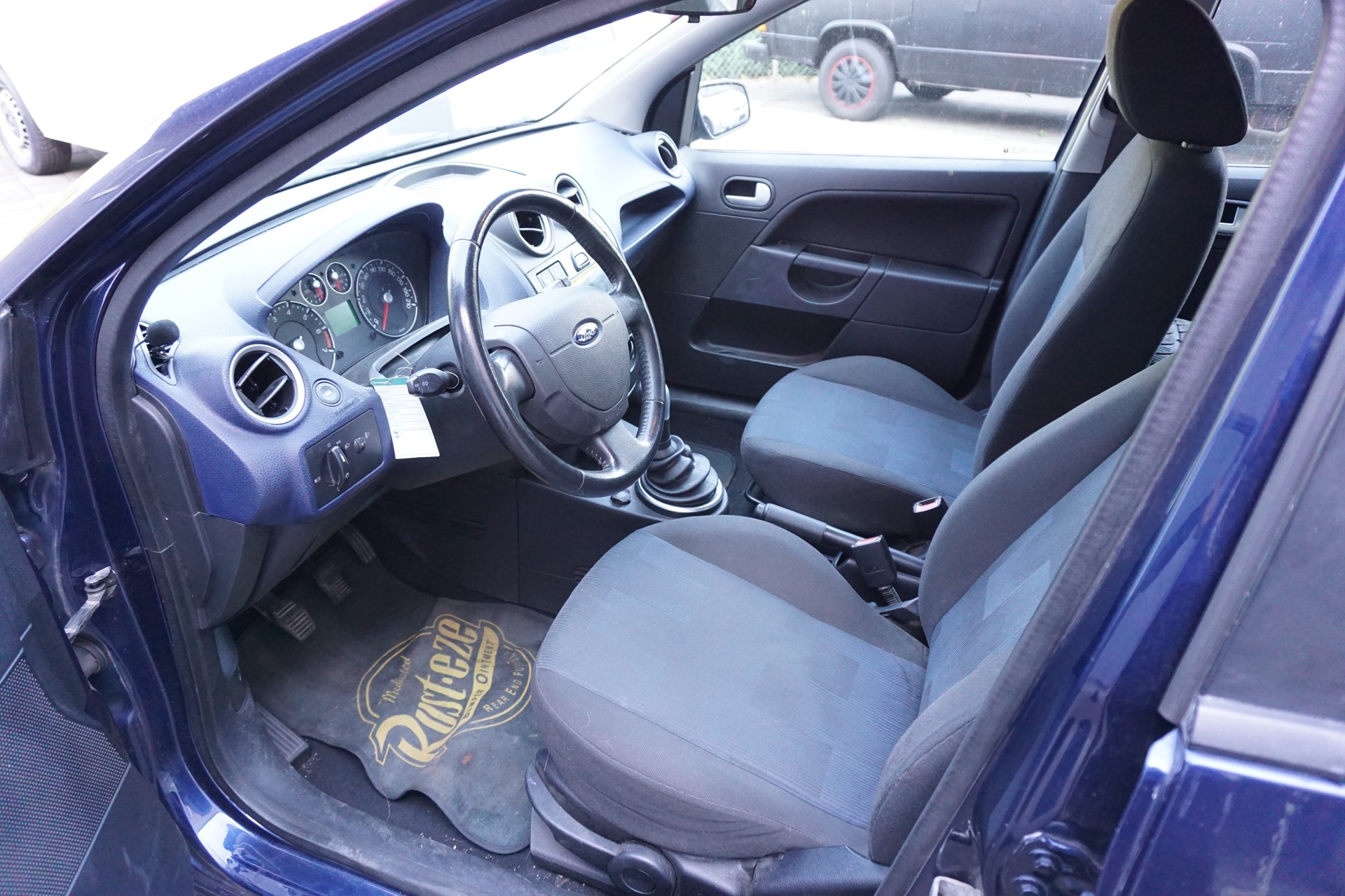 FORD Fiesta 1.4 16V Trend-image-8