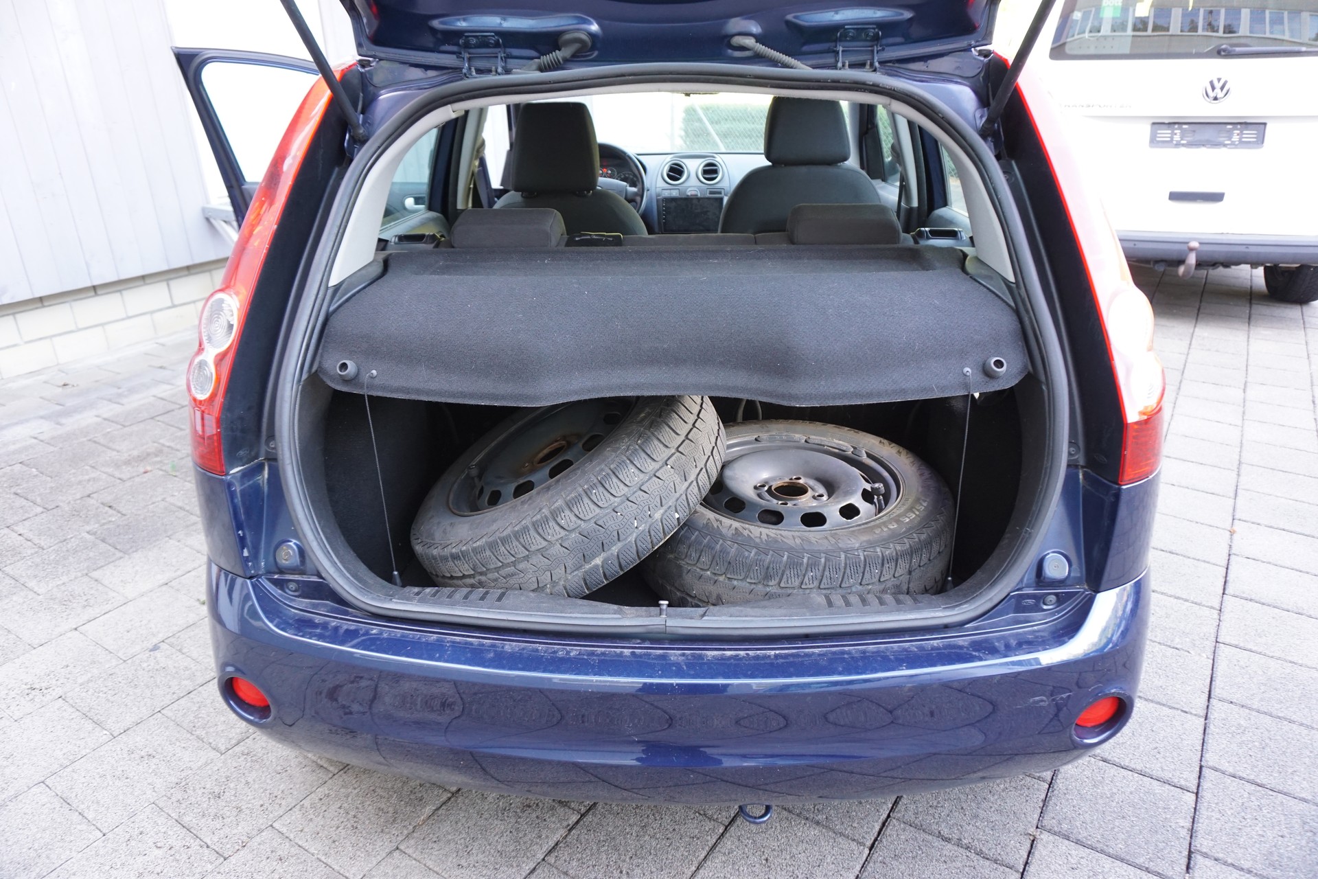 FORD Fiesta 1.4 16V Trend-image-12