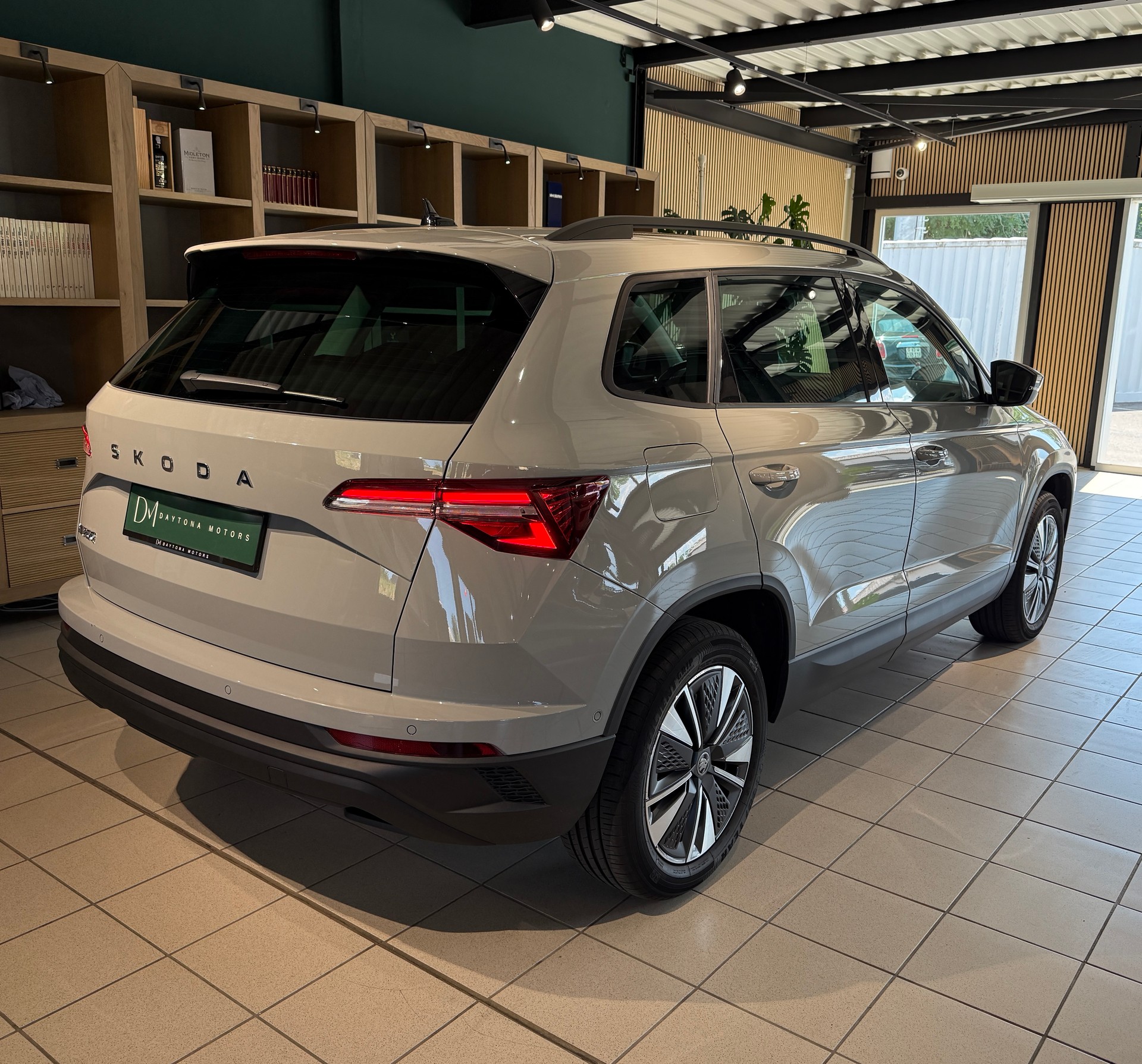 SKODA Karoq 1.5 TSI Selection DSG-image-2